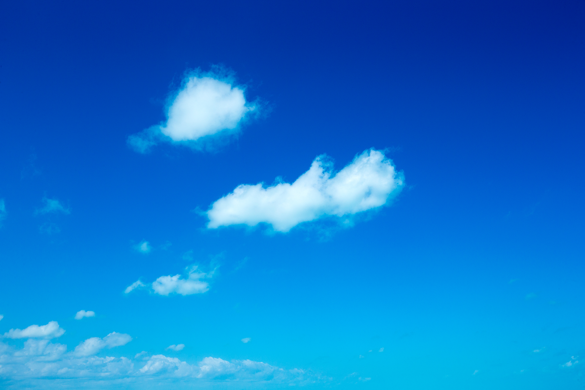 天空聊天室(有一首歌,我不知道叫什么歌名,是记念黄家驹的)