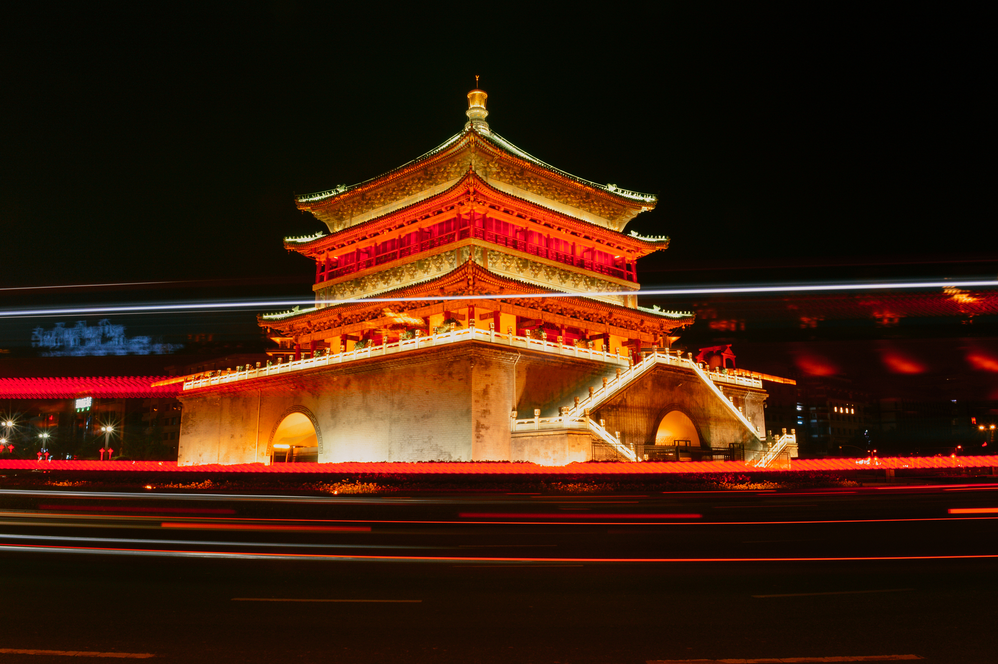 女朋友跟别人搞暧昧后来发现暧昧对象也有女朋友然后自己的女朋友就把他删除