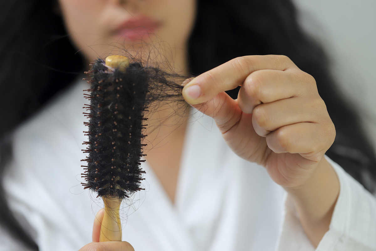 男生洗头的时候有碎头发掉落正常吗