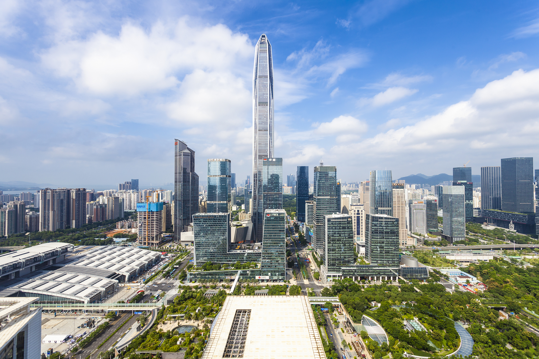 深圳市工程项目背景：改革开放、特区建设、城市规划与社会需求