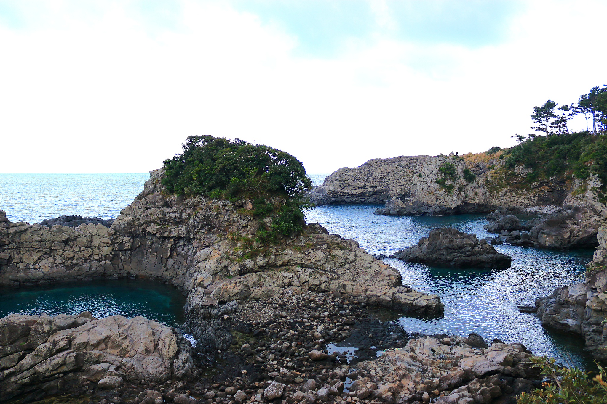 faerie bath, coast, cliff, lava, sea,