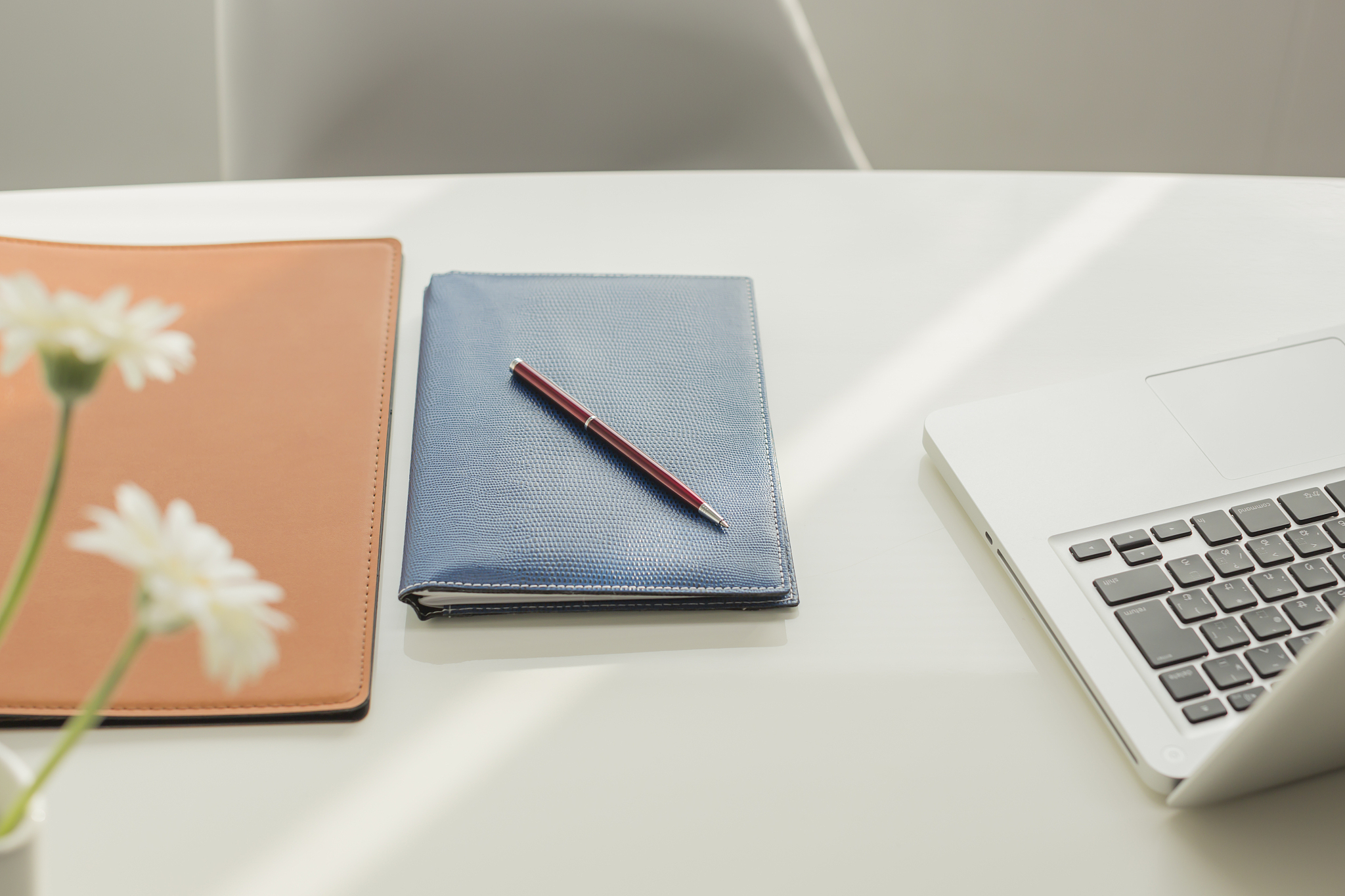 根据这个计划列出采购清单