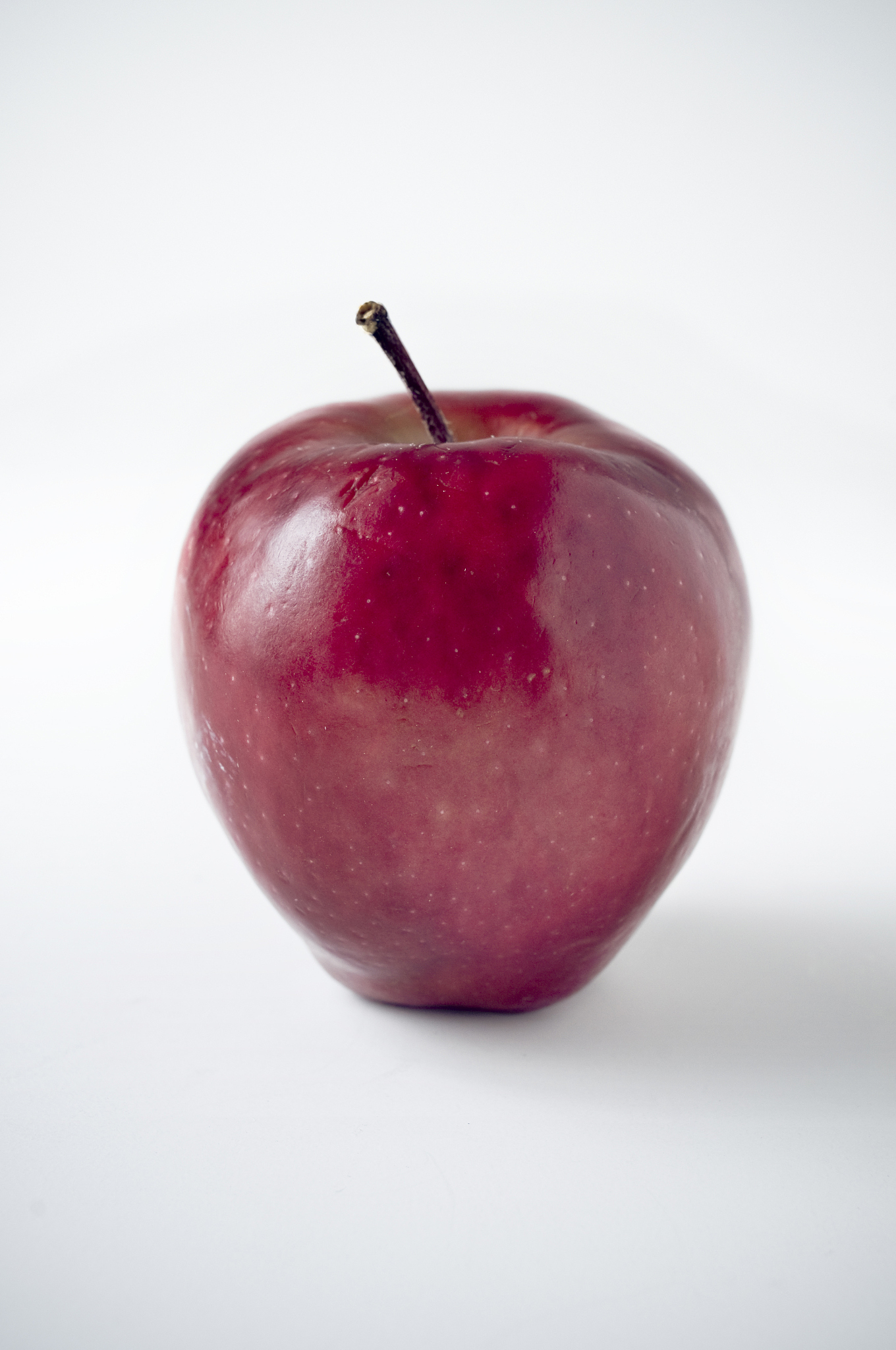red apple
