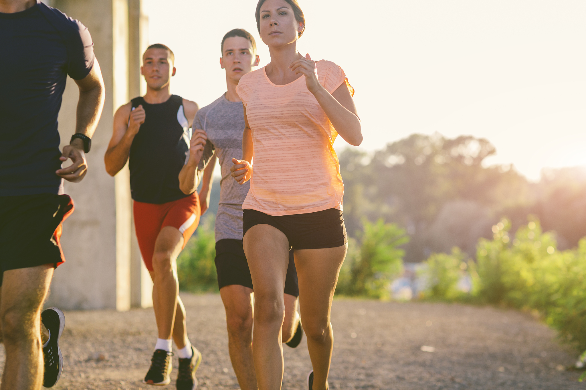 描述一个健身的方法，100字具体一点