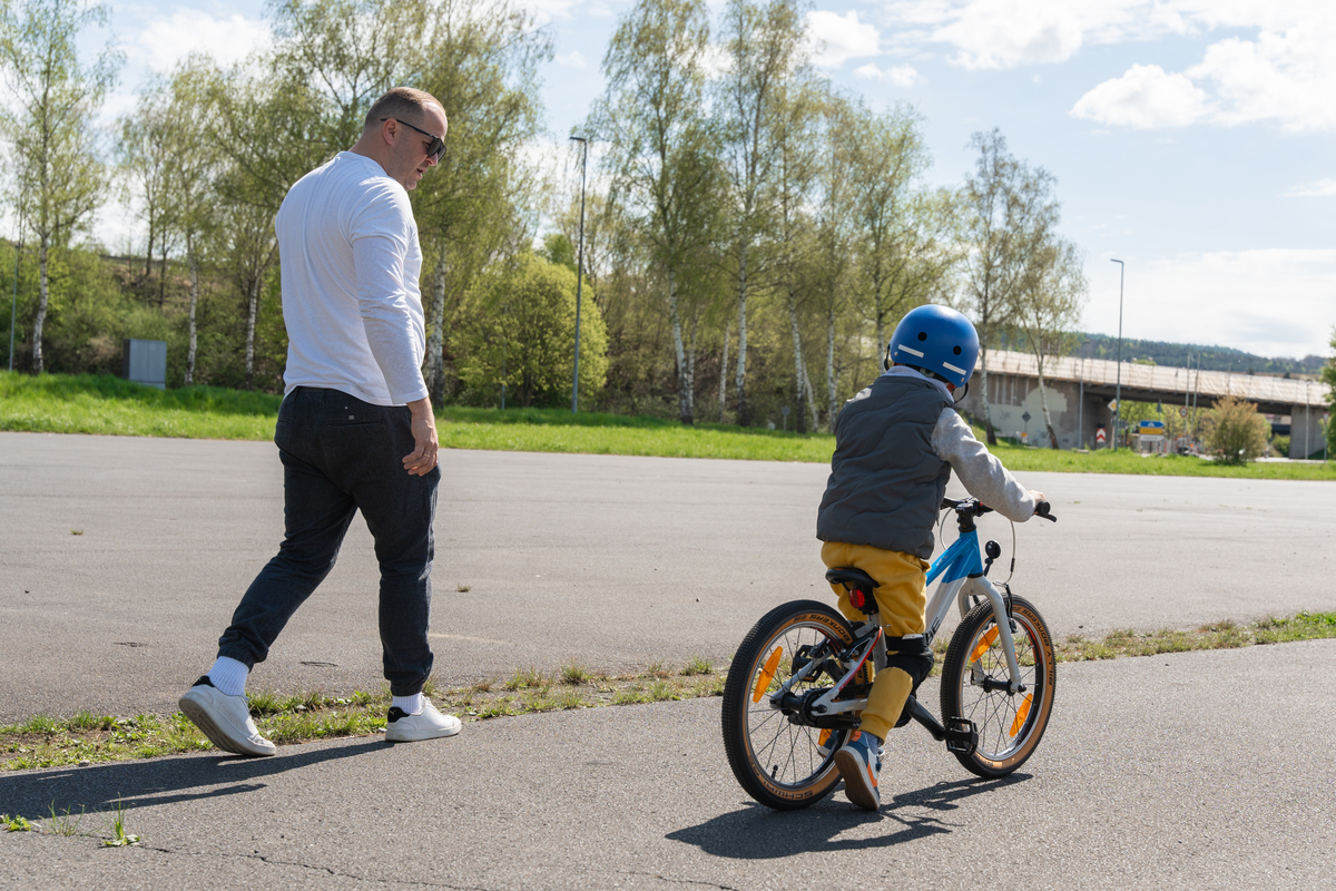 correct the sentence yes I did learn how to ride a bike when I was young but fail after all because I have poor balance