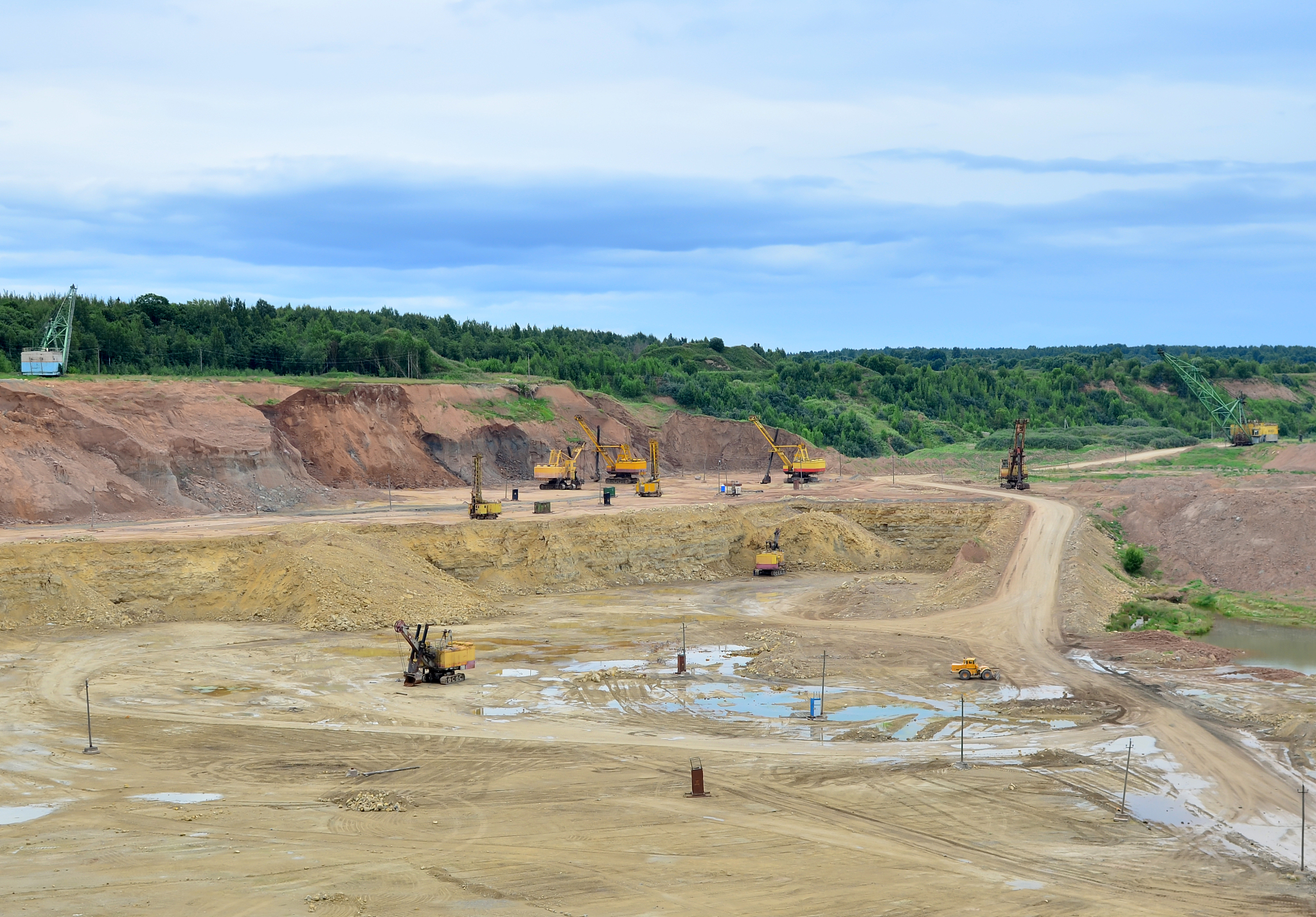 露天煤矿卡车/铁路排土场标准化技术管理：规格参数资料准备指南
