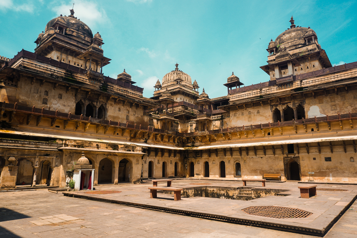 印度：南亚的文化宝库与发展中的巨人