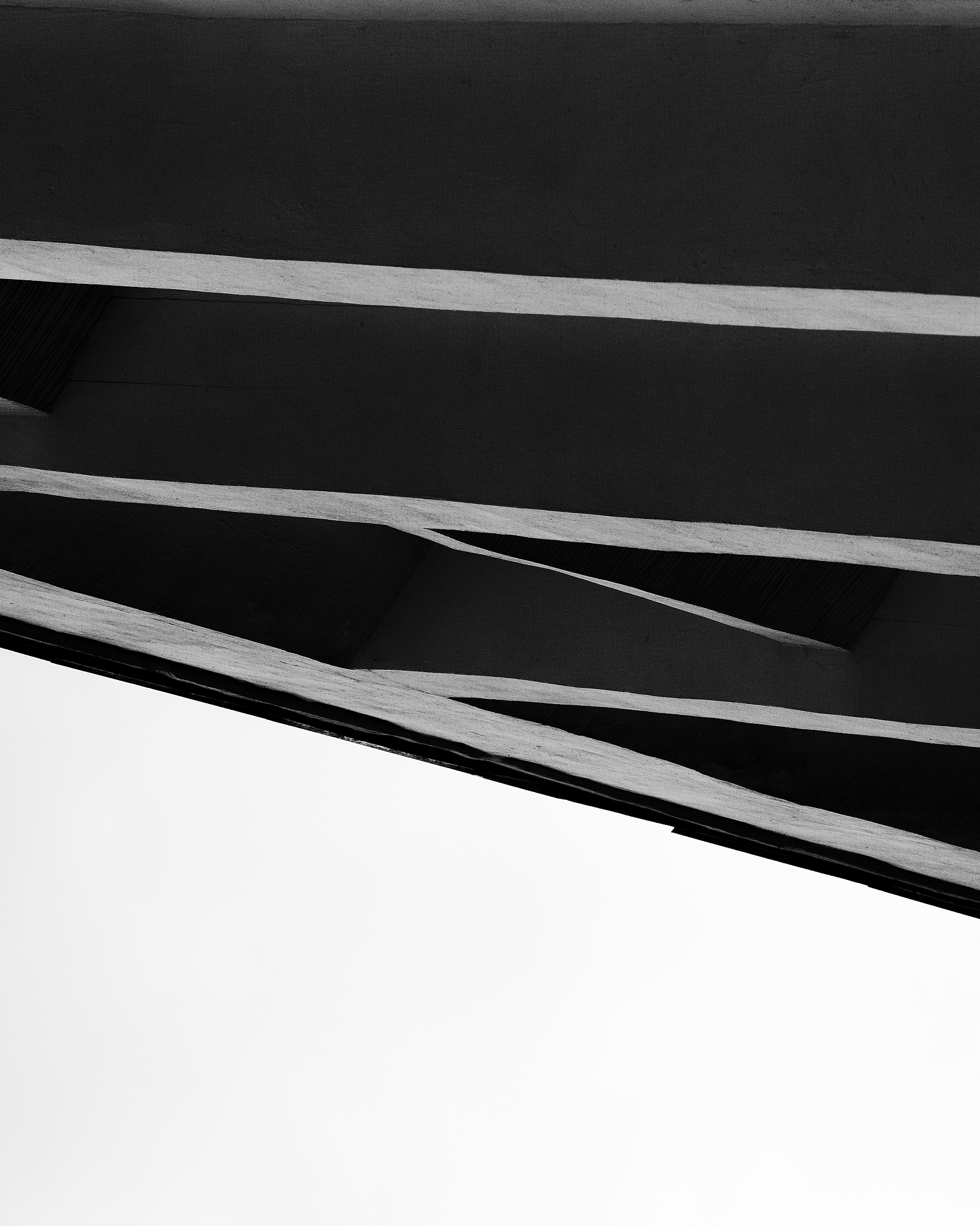 单面涂锡减薄黑色汇流条：性能优越、应用广泛、市场需求稳定