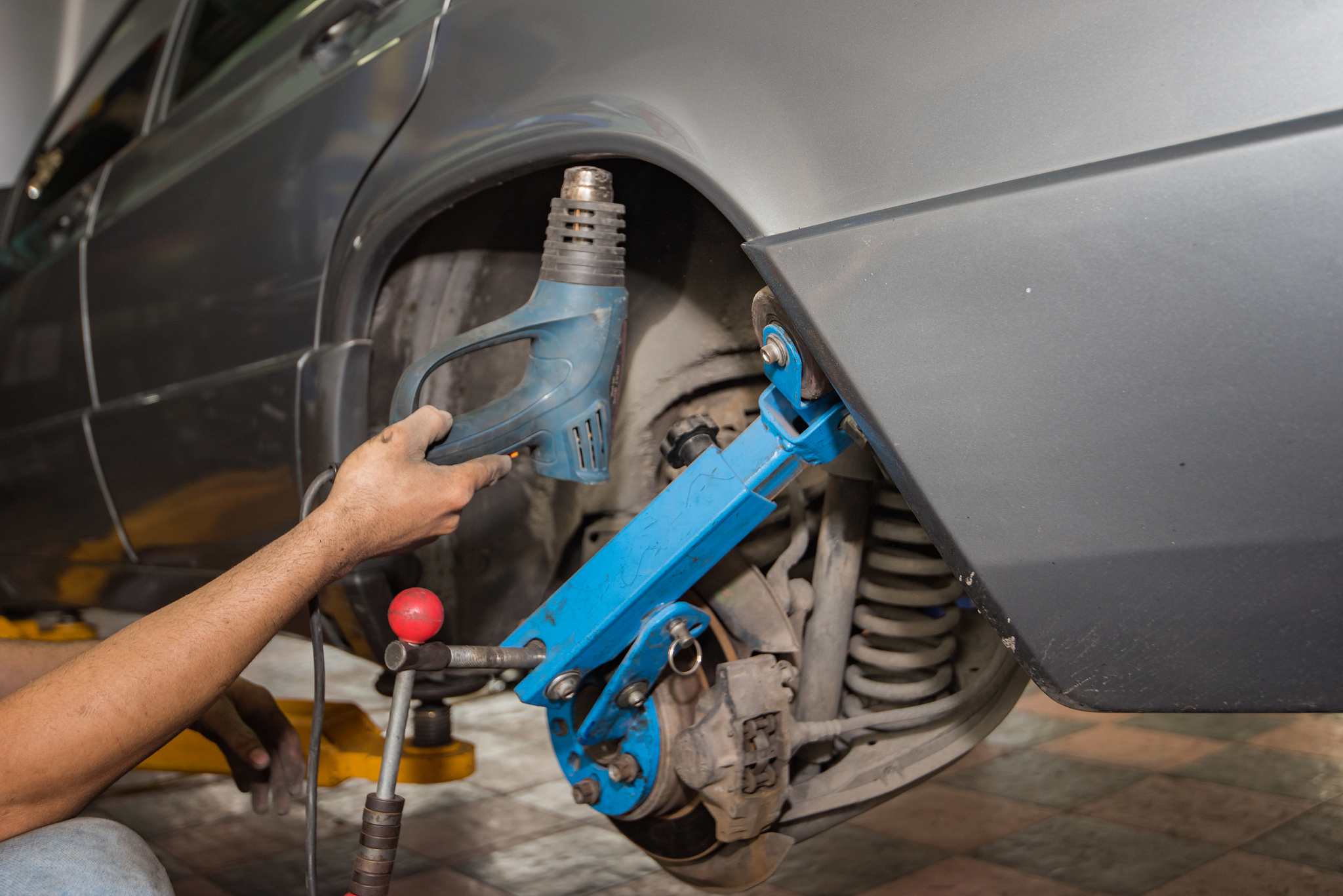 制动状态详解：汽车刹车时车轮的“静止”状态