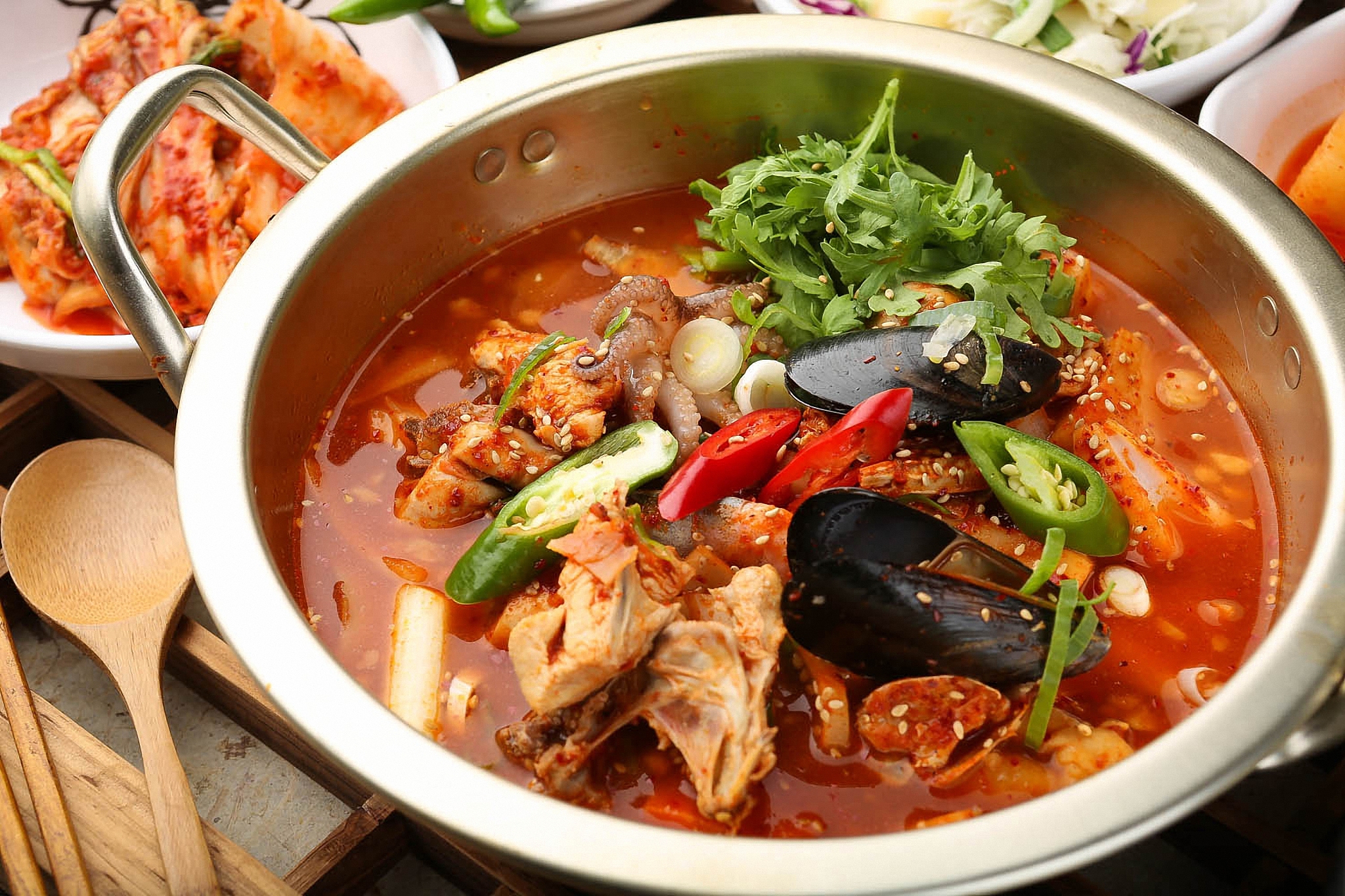 写一篇关于八爪鱼肥牛锅小红书文案