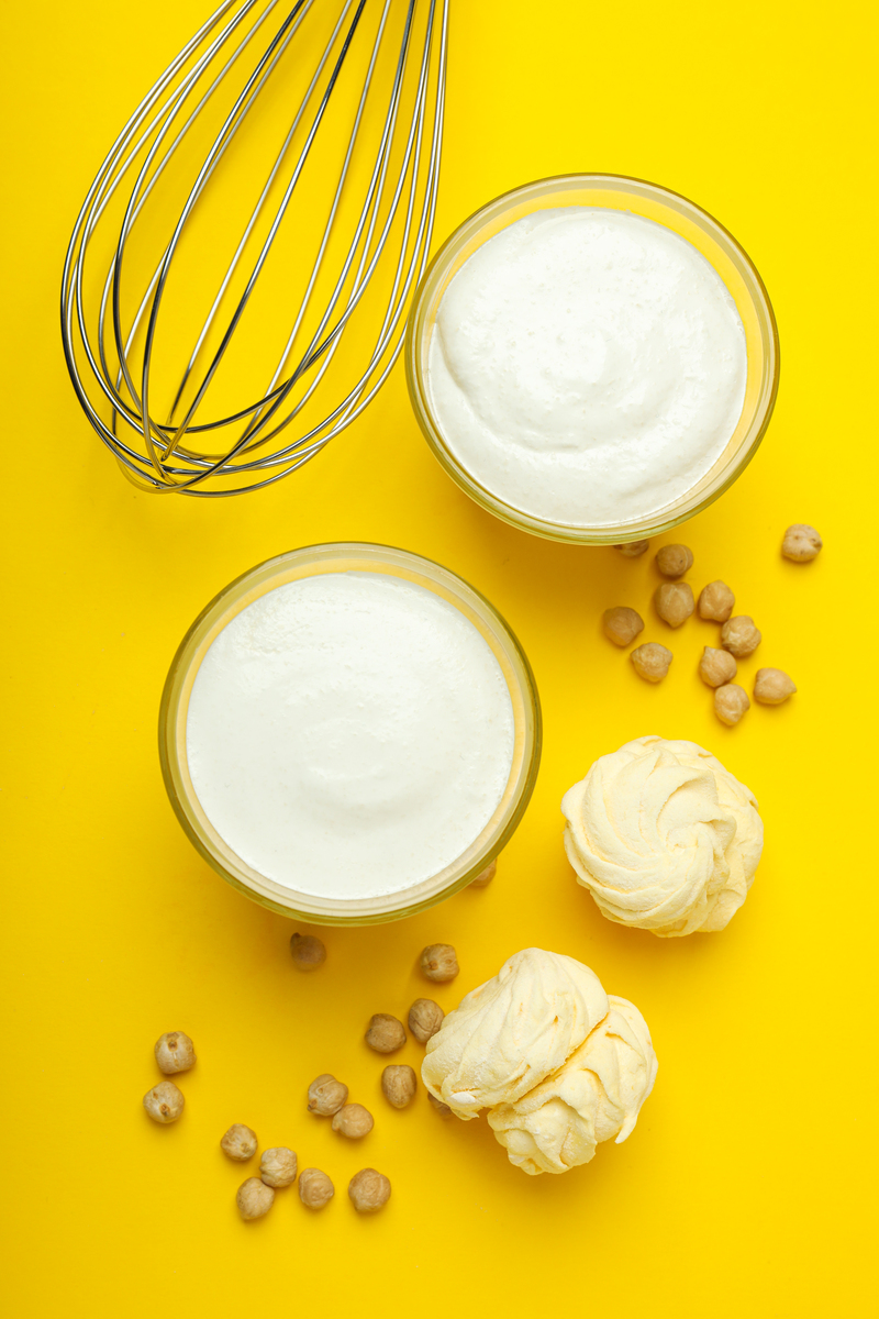 长期喝豆浆对身体是好是坏？豆浆、豆制品中含有雌激素女性应该远离。事实是这样吗？豆浆、豆制品是很好的植物性蛋白选择对于预防乳腺问题和更年期的女性更是有益的。那是不是就没问题可以随便喝了呢？豆浆虽好但其中的大豆异黄酮和植物性雌激素可能会对一些女性的荷尔蒙水平产生影响尤其是对于那些有多囊性卵巢综合症或者其他相关激素的身体问题会有一定关联。所以豆浆、豆制品也尽量不要过量健康饮食平衡是关键要考虑到自己的年龄