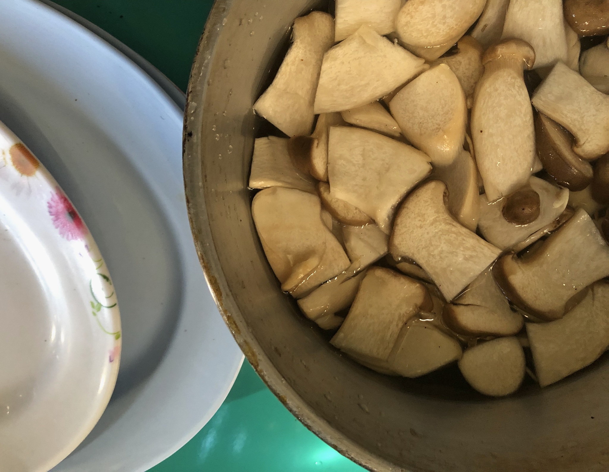 猪油熬黑了还能用吗？ 300字详细解答