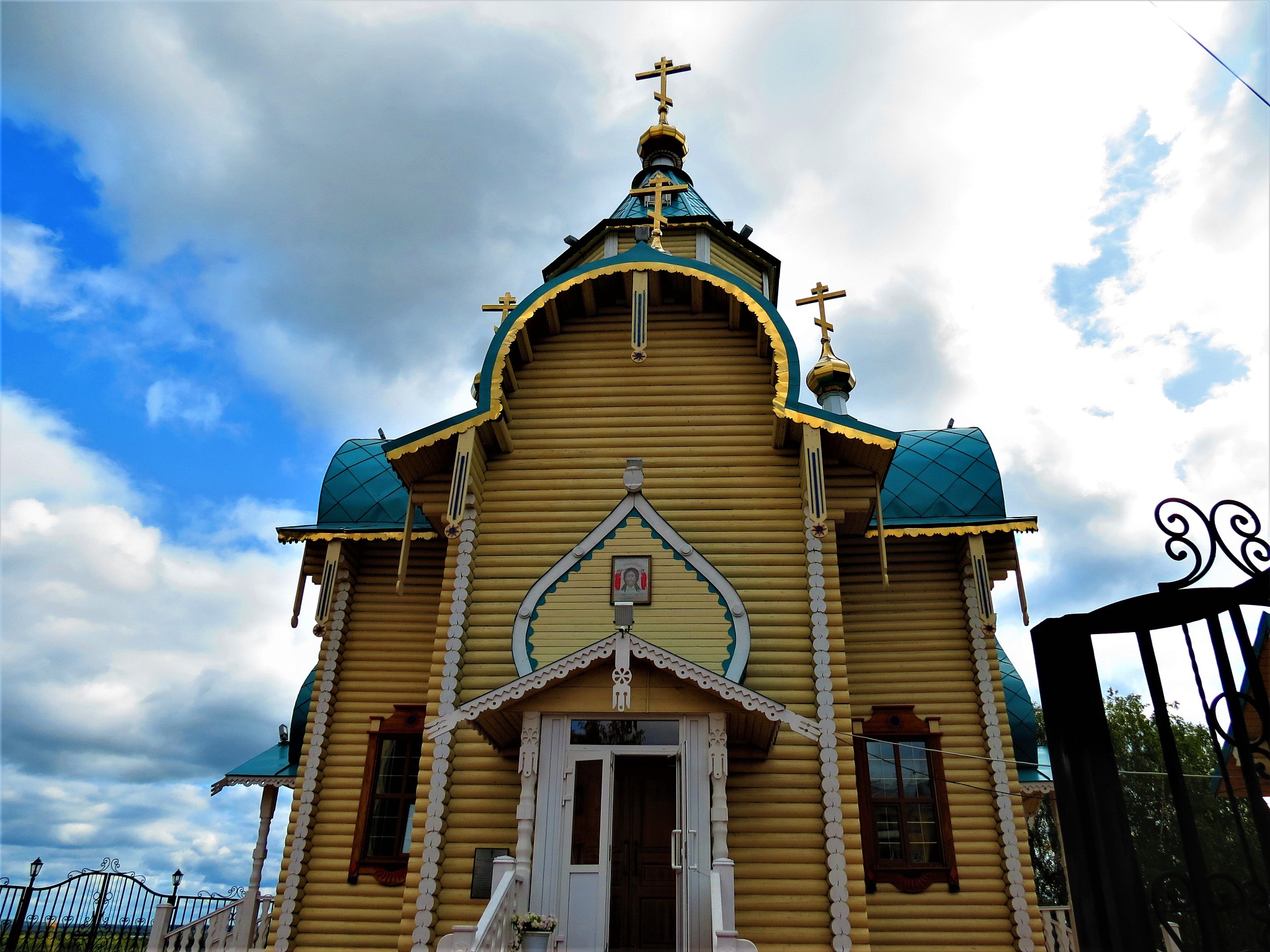 东正教对俄语语言发展的影响：词汇、文学、文化和教育