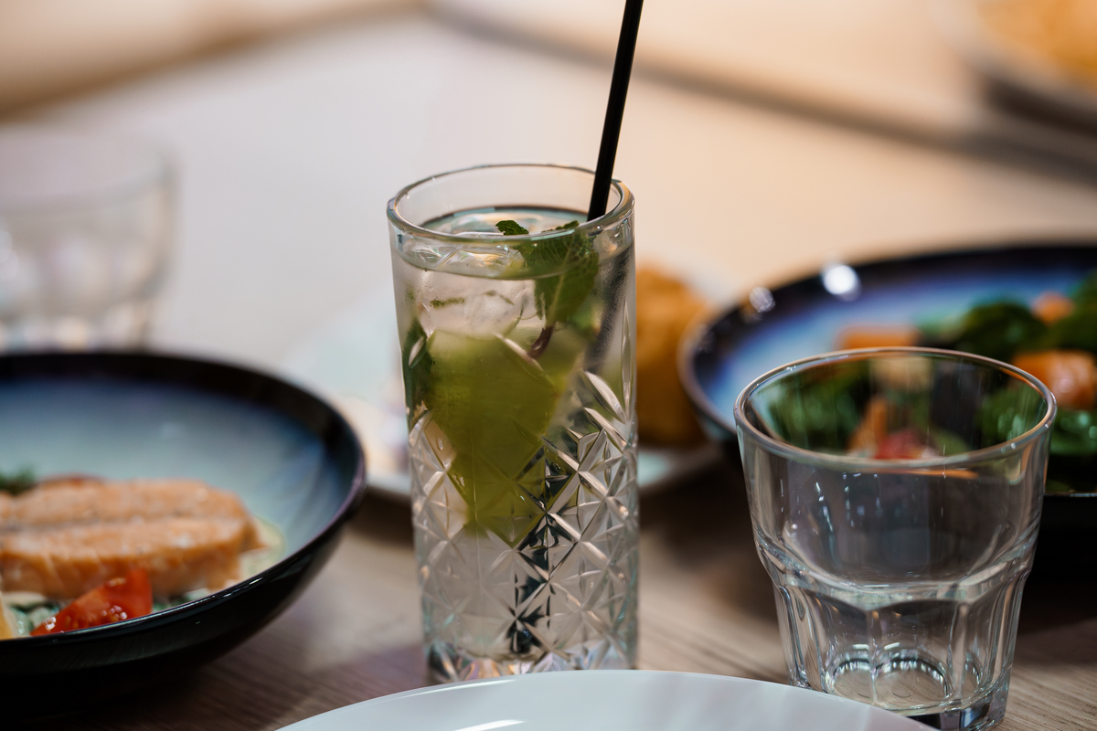 文艺酒杯，夏日清凉伴侣 | 抖音直播文案
