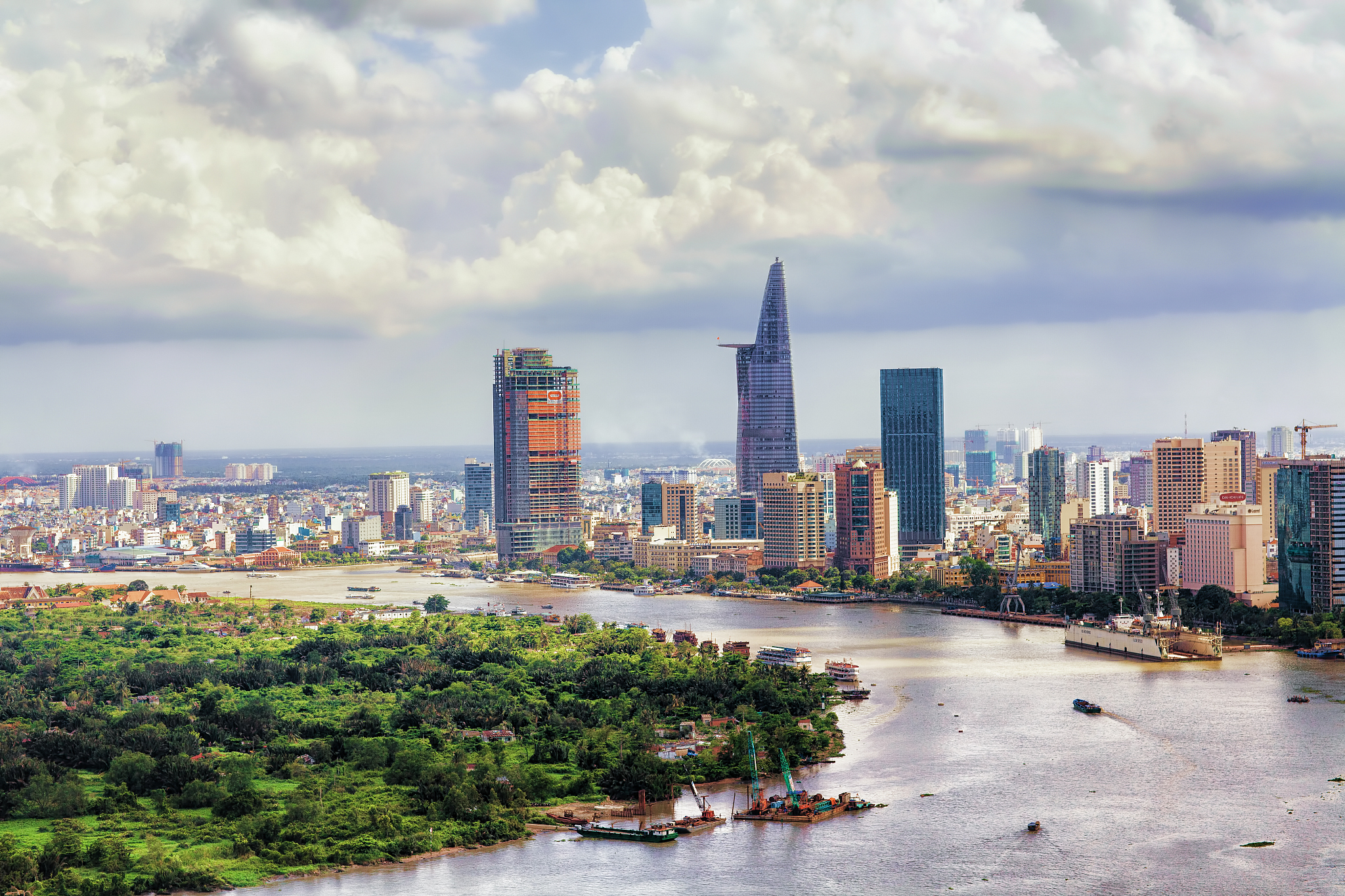saigon in a day without sunlight