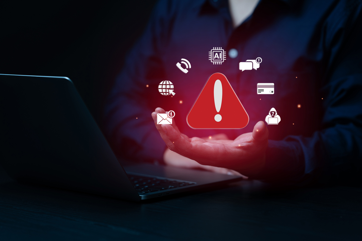 结合网络安全面临的风险论述如何防范网络风险、维护网络安全2000字