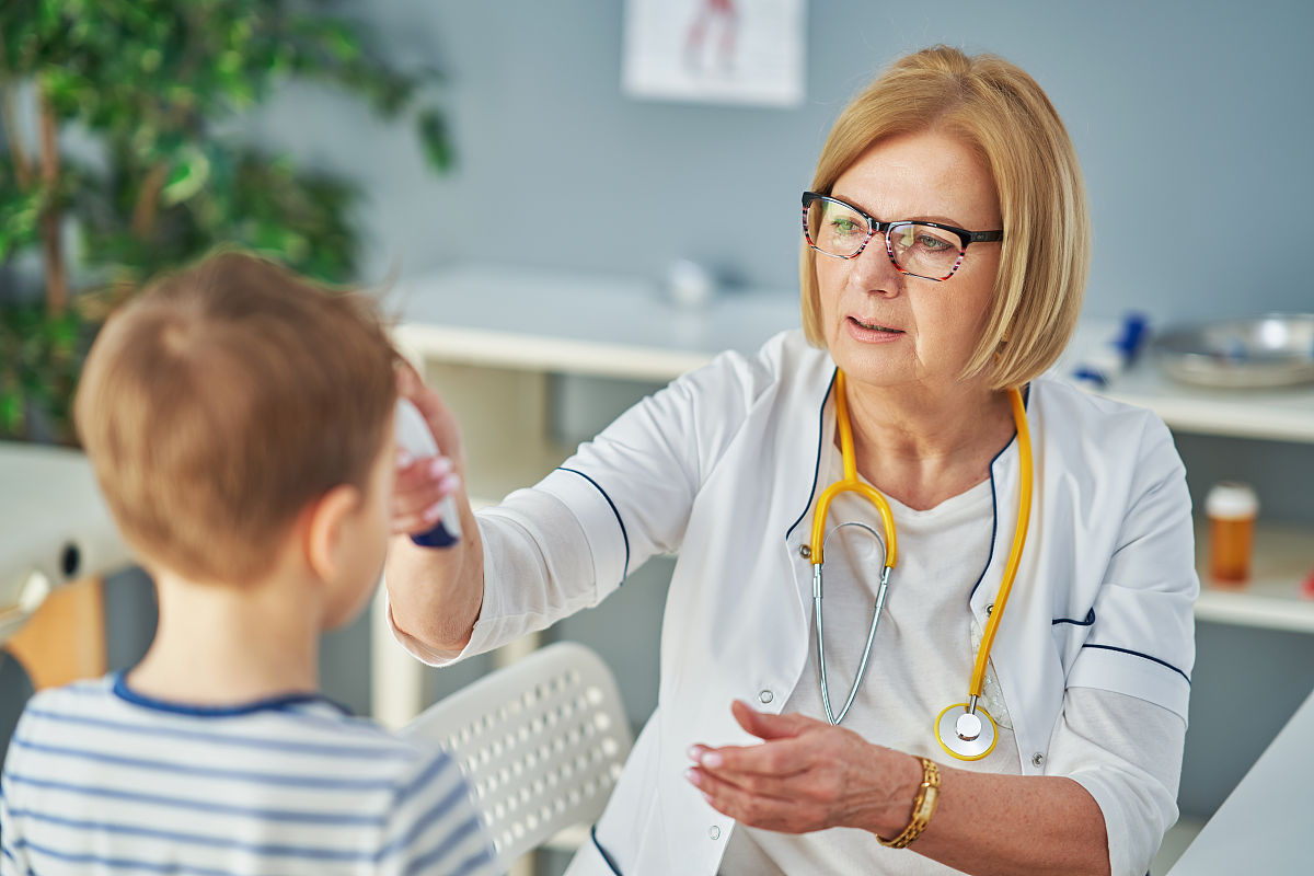 婴儿排便正常次数？