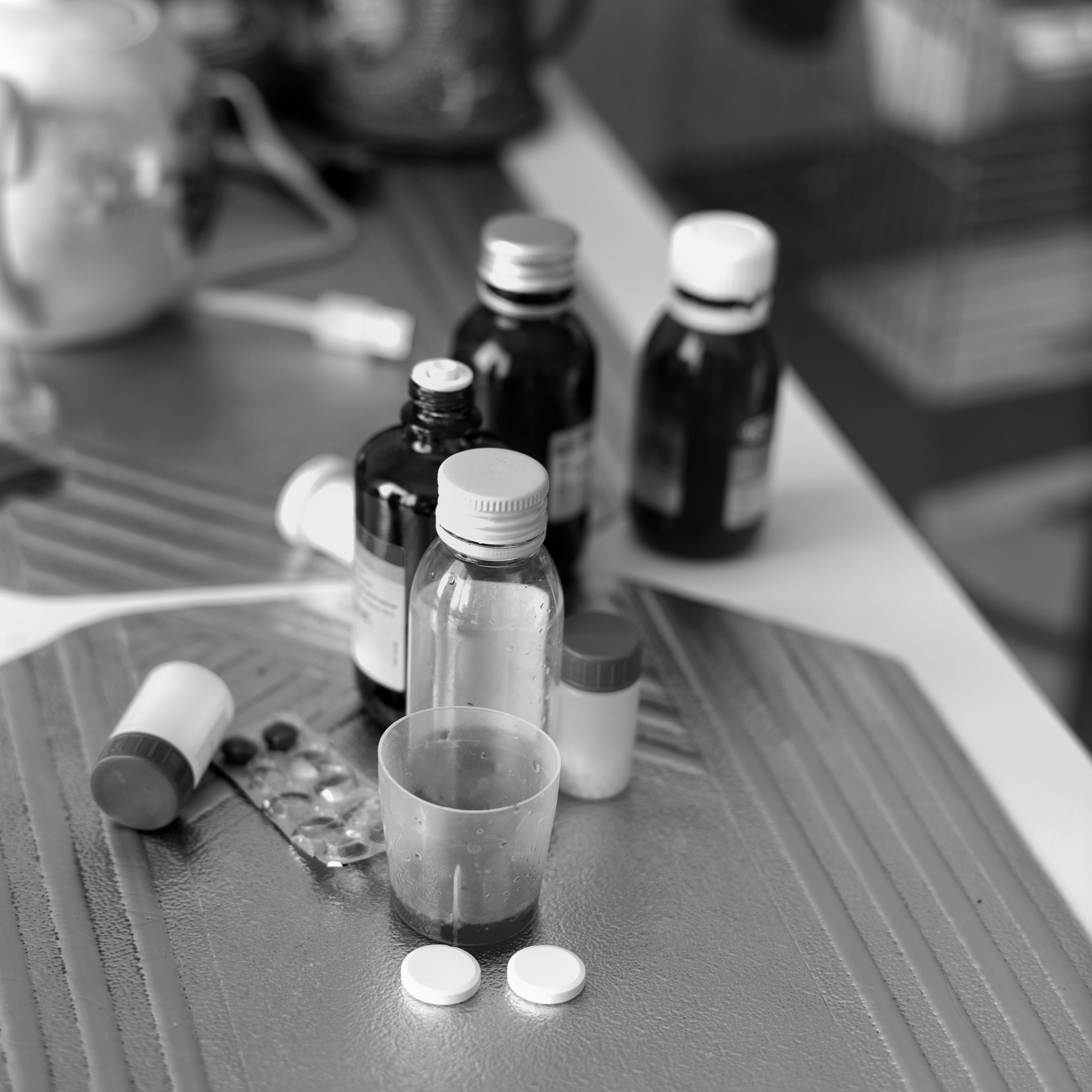 精神病学将痛苦广泛的医学化病理化并最终药物化并纳入手册看似科学的合法化