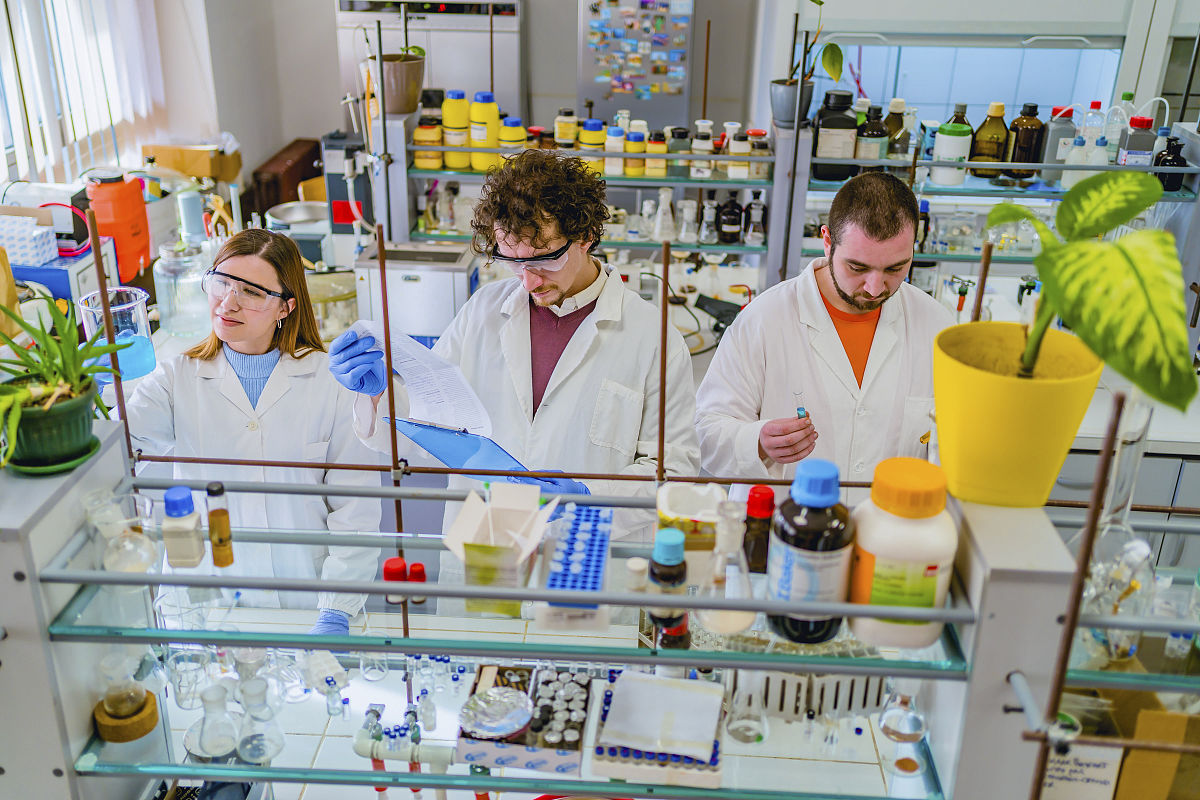 实验室人力资源管理职业规划：如何选择适合你的方向？