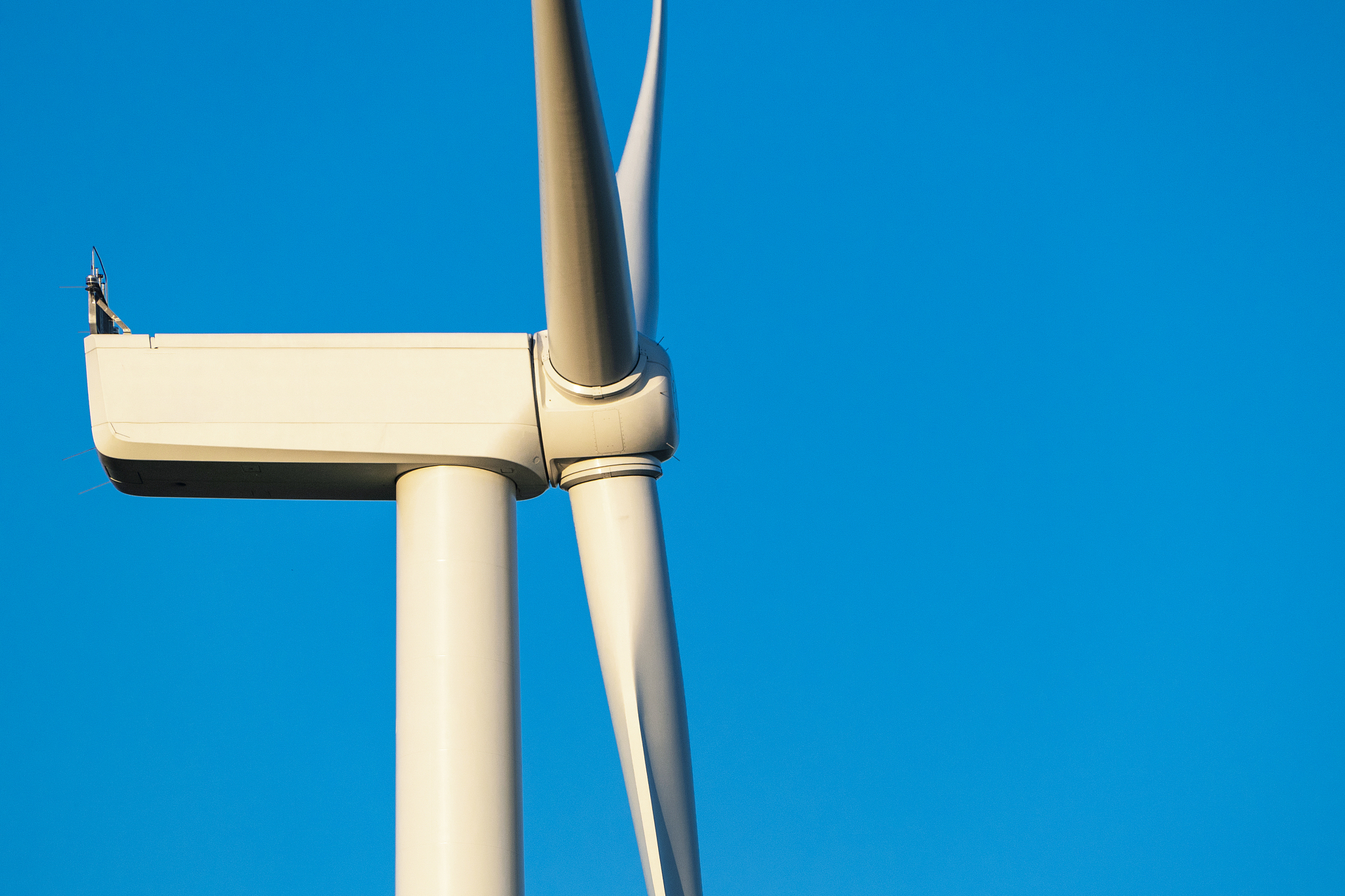 winergy风力发电机产品造型整体特征、部件特征、细节特征、材质、制造工艺、色彩归纳