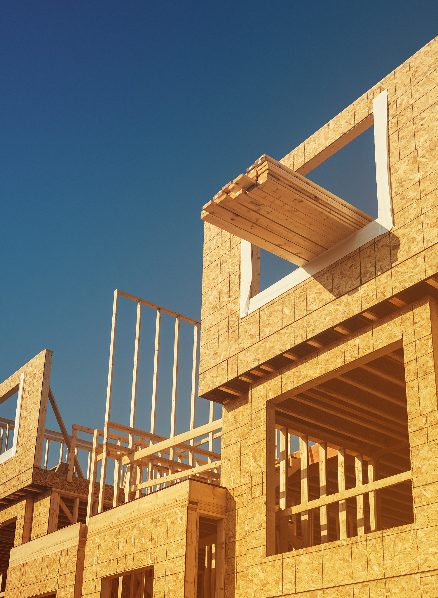 深圳“双拼房”合证引热议：模式利弊与借鉴意义