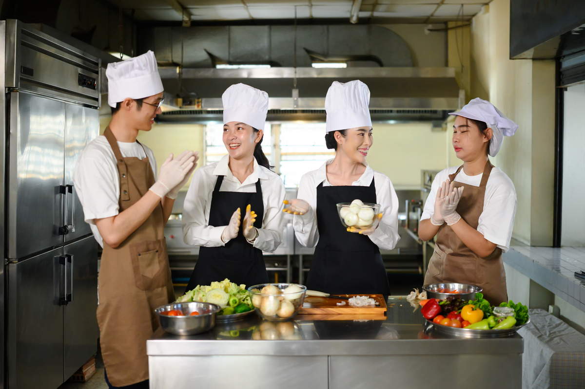 学厨师哪个学校比较好