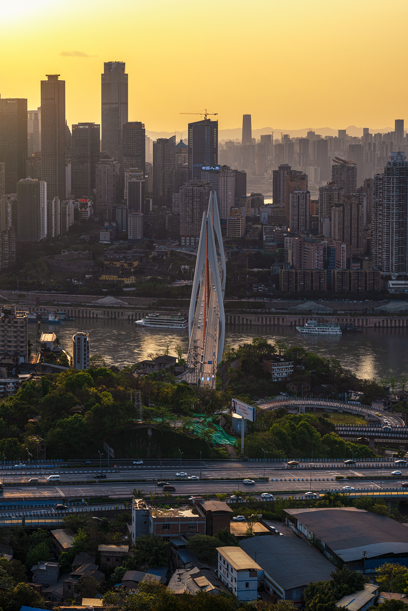 双三次B-样条曲面片和双三次Bezier曲面片的区别是什么？