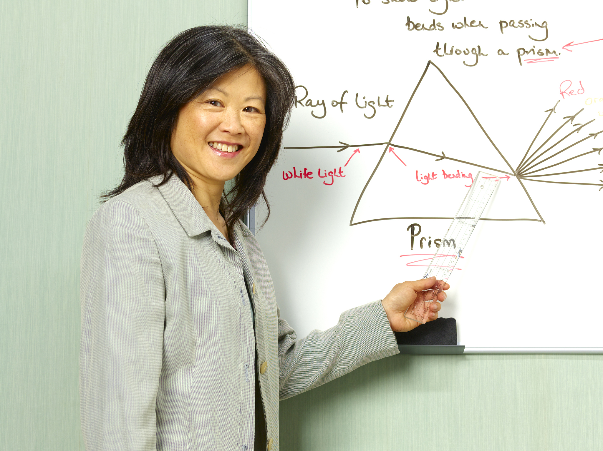 中国人,<strong>物理</strong>学,教师,科学,简单,白板,中老年人,人,光谱色,头像
