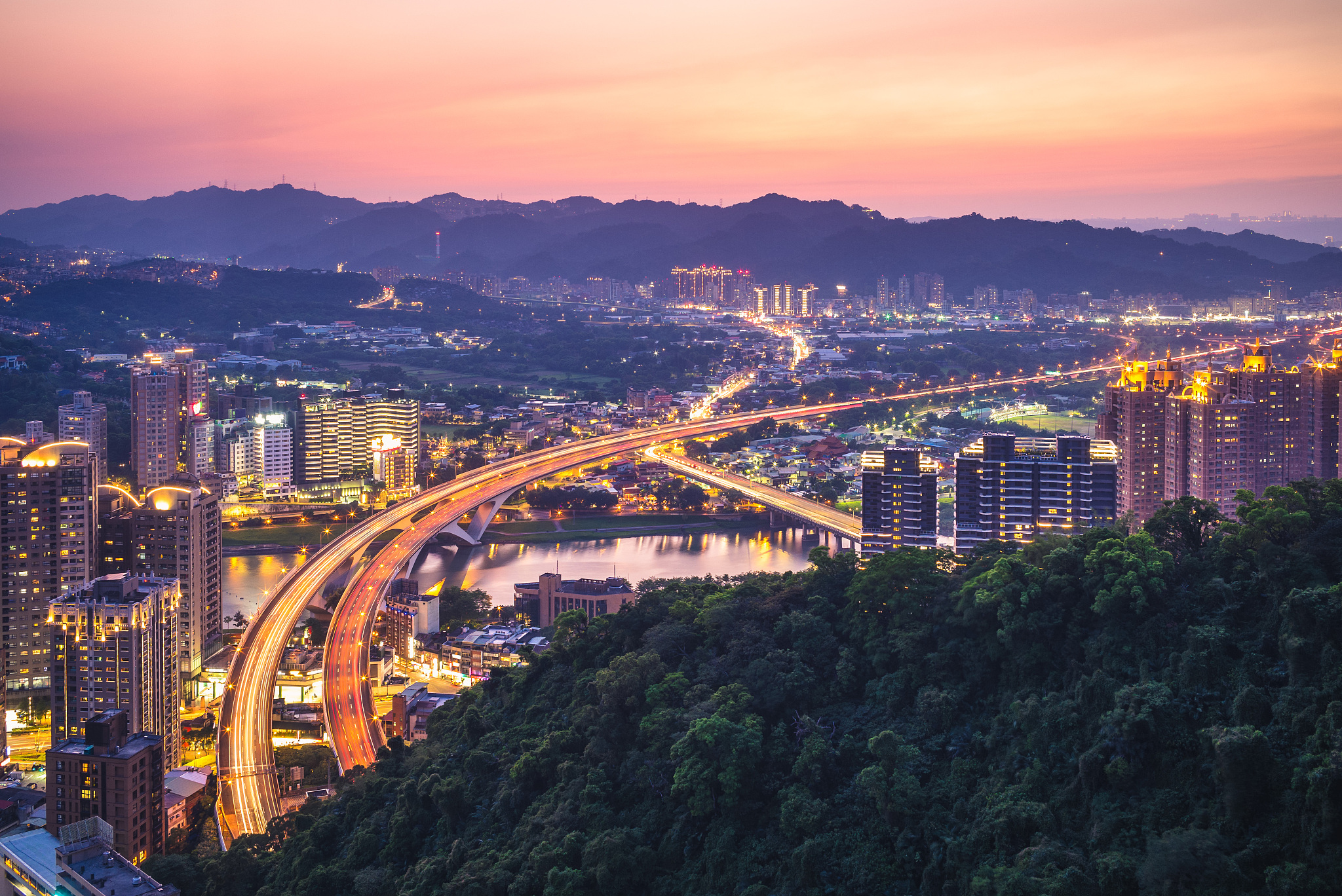 skyline of taipei city