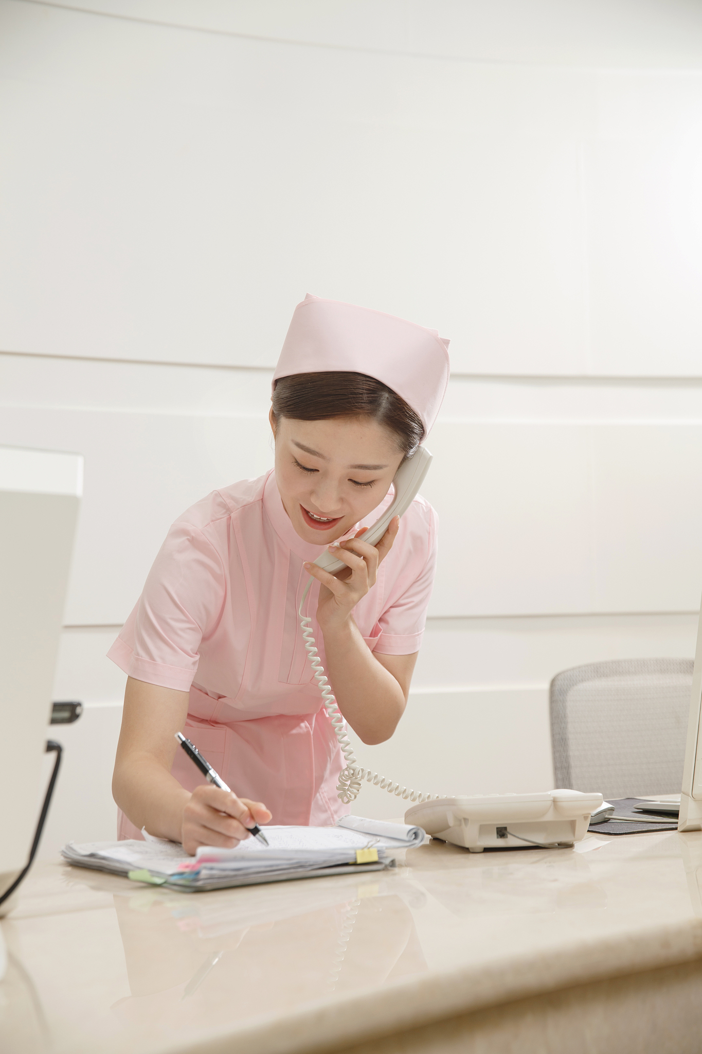 成都中医大卫校护理专业就业方向：医院、养老院、学校等