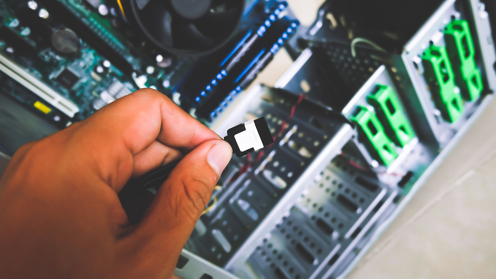 查找C列的内容显示到E列