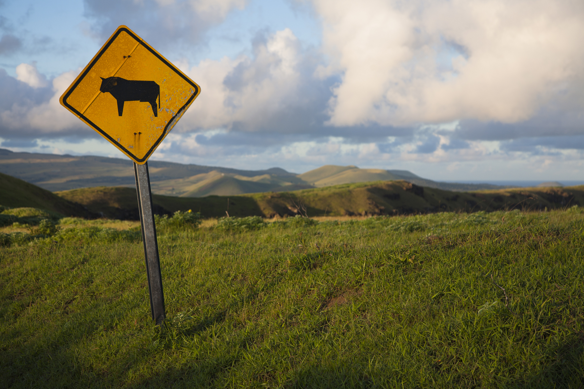 sign near rano kau crater, rapa nui/easter island, chile