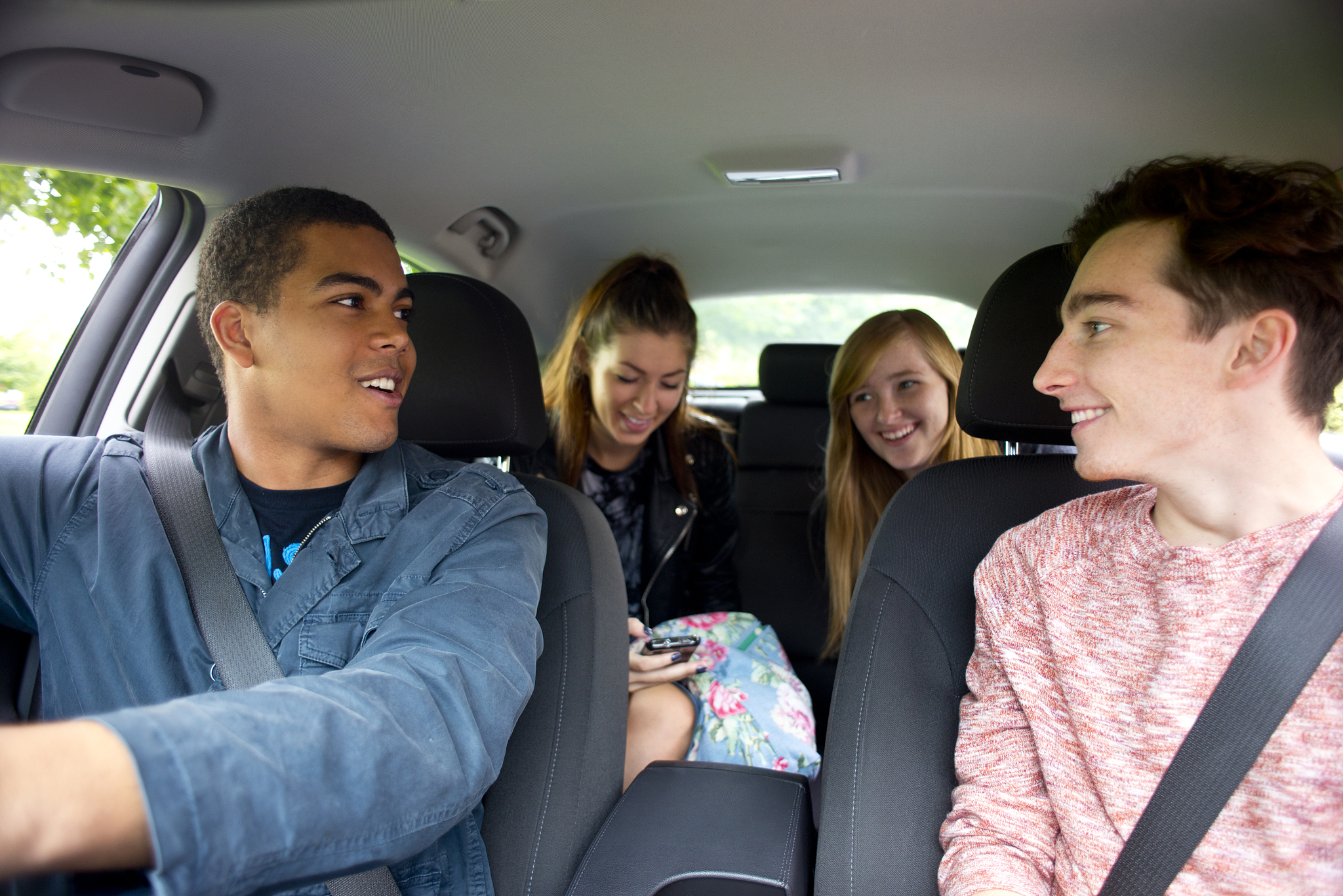 牛牛网约车【全天有车】【南乐━郑州】上午530【郑州━南乐】上午900【出发地】～西邵～寺庄 古今楼～梁村～元村 ～千口～福堪～县城～～张果屯～龙王庙～ ★顺路可接送★【目的地】郑大一附院省人民医院、高铁站、12345地铁口电话℡18625632324 15837188910 【信息长期有限】 公司电话65Ο6789以上内容是不是拼车信息