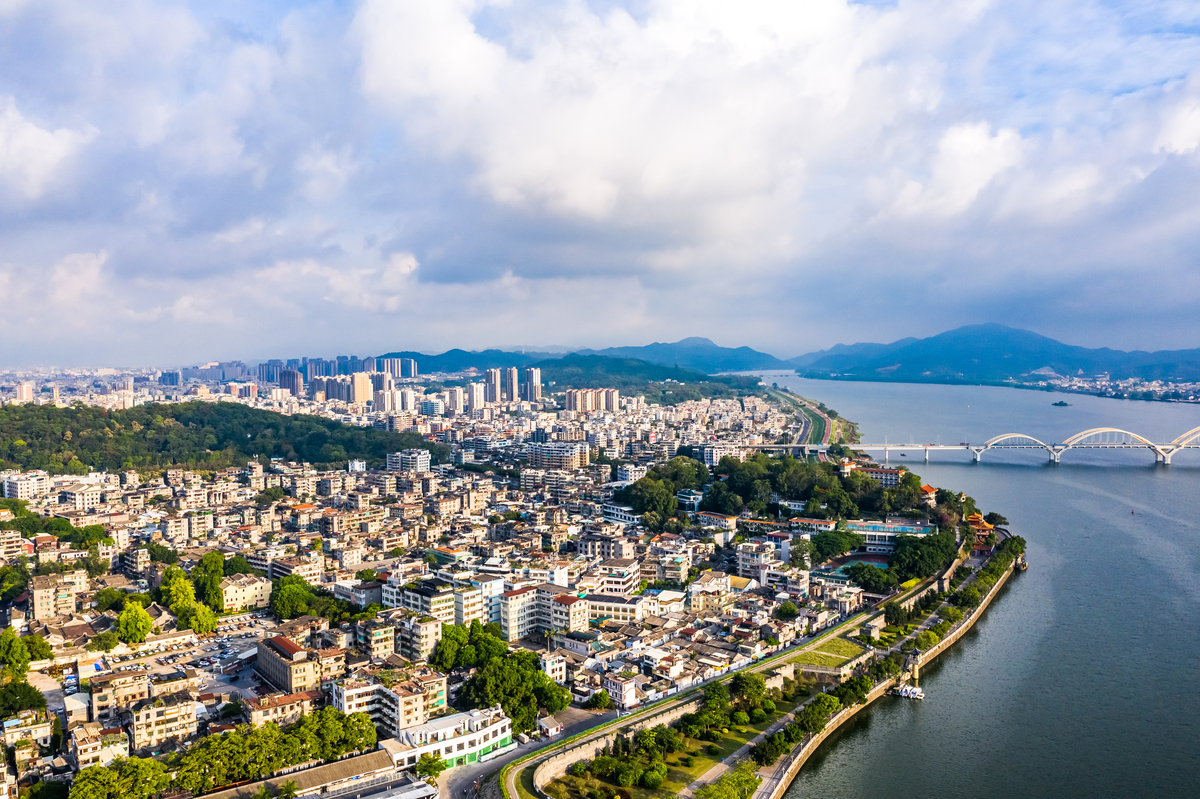 别再只知道去大城市人挤人了!