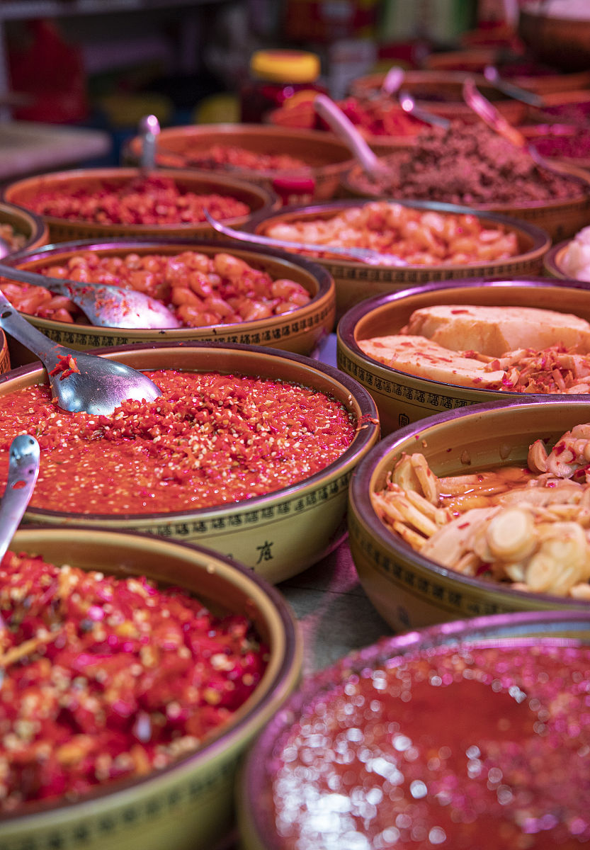 写一篇以淄博烧烤为灵感谈谈安康市如何打造自己的特色