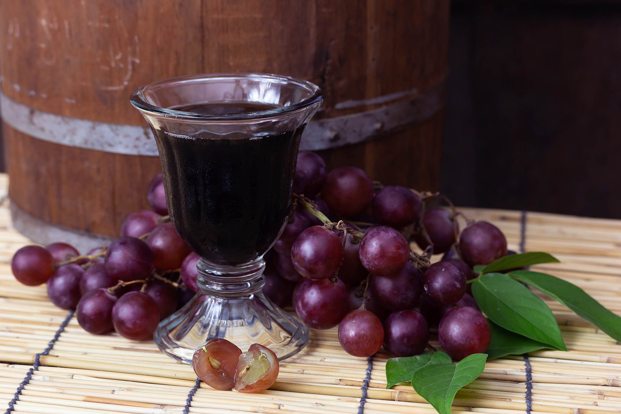 purple grapes with grape juice