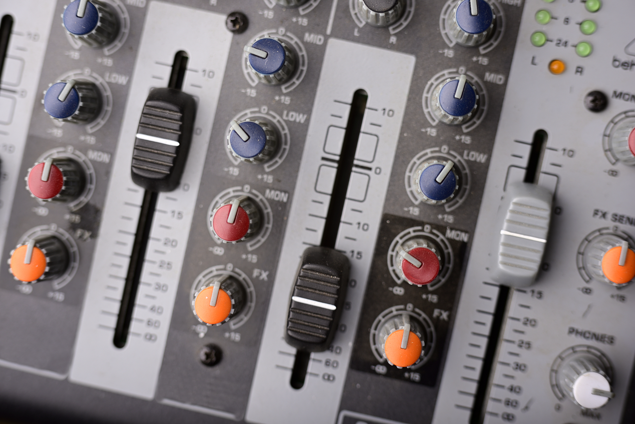 车机改低电平。