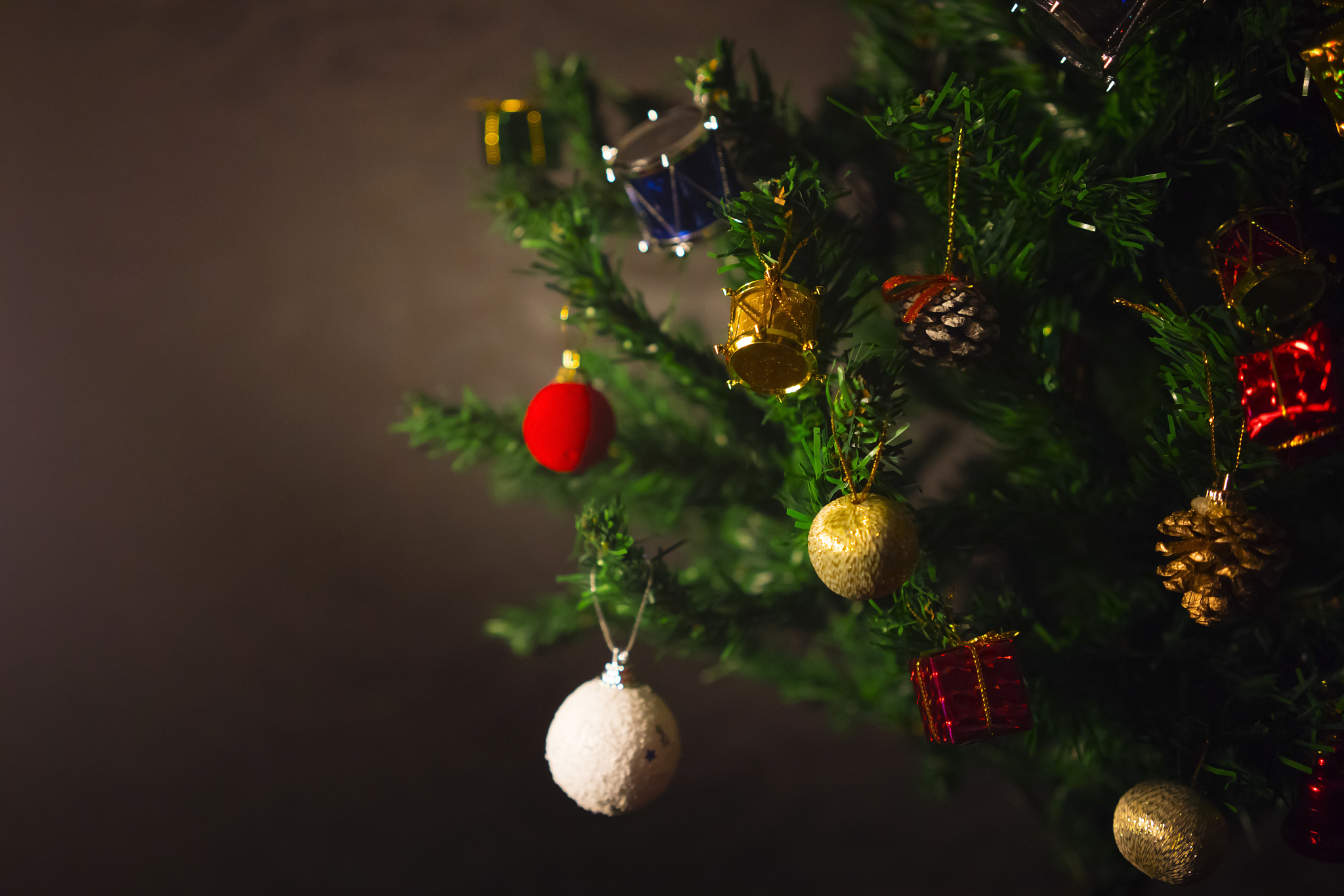 四个字形容礼物的美丽