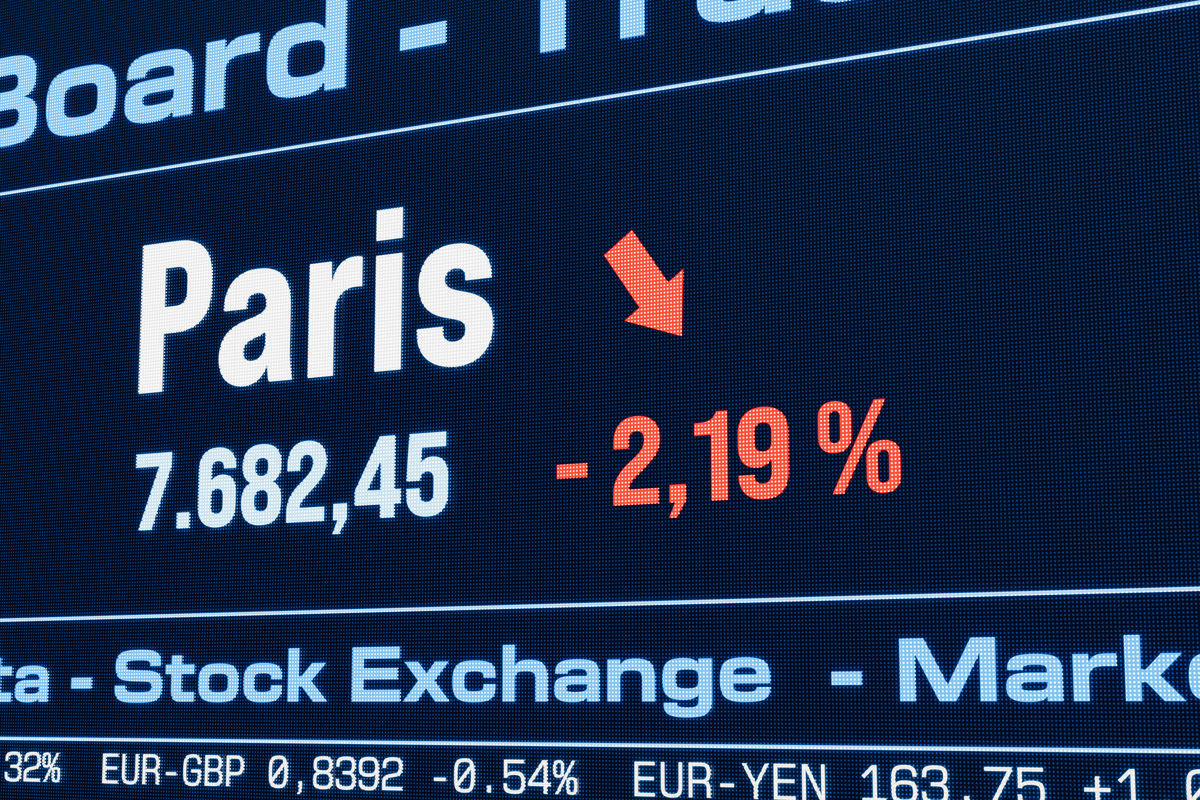 Consider the model for lognormal interest rates Assume that b02 = 08679 b03 = 08006 and buu23= 08942 bud2 3 = 09243 and bdd23 = 09463 Assume also that p = risk-neutral probability of an uptick = 05 Th
