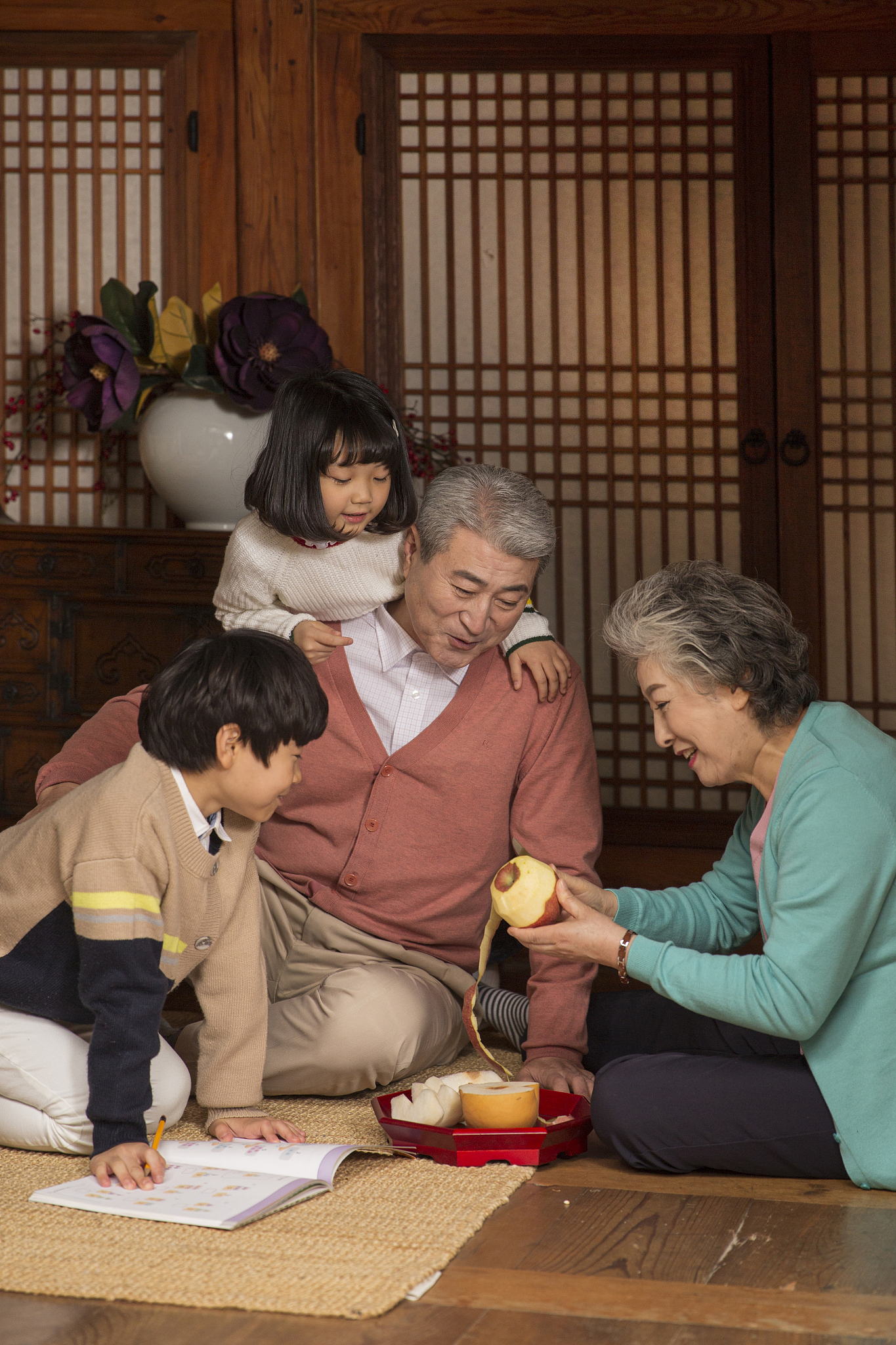 祖孙俩：亲情关系的独特纽带