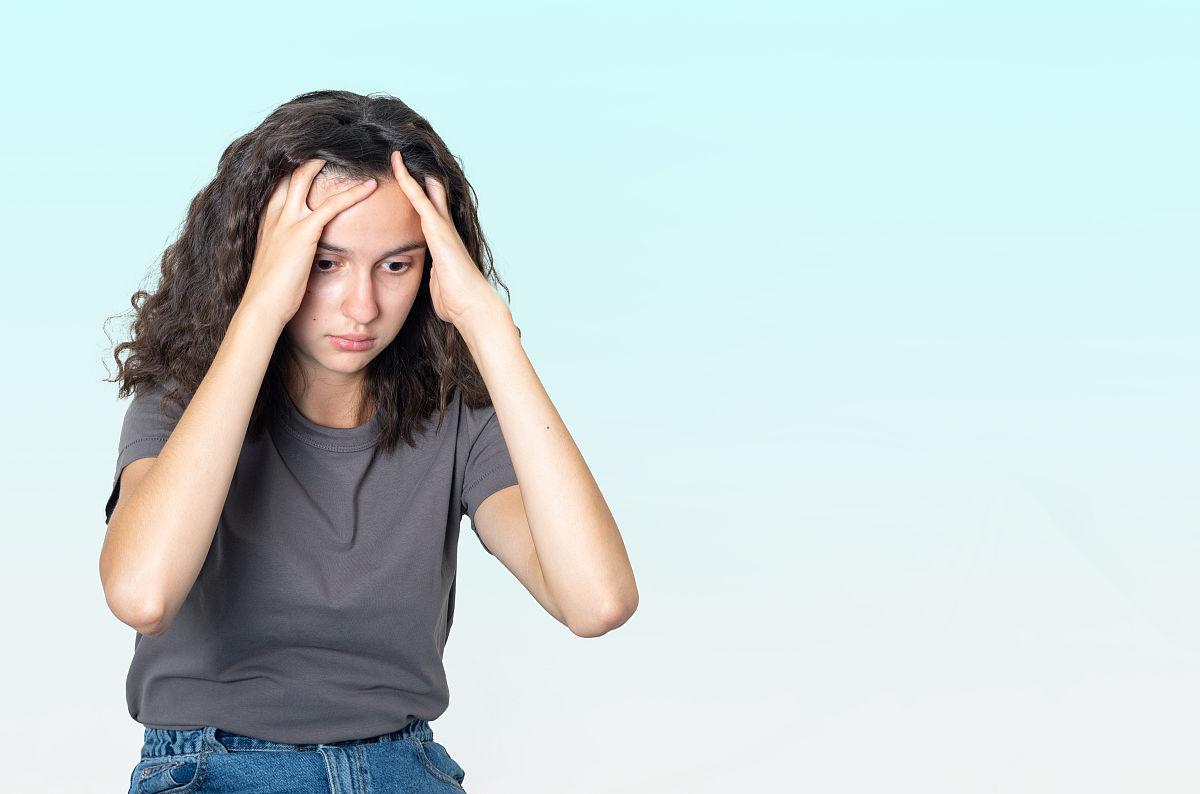 以深入心灵：探索难过的根源和解决方法为题写一篇1100文章