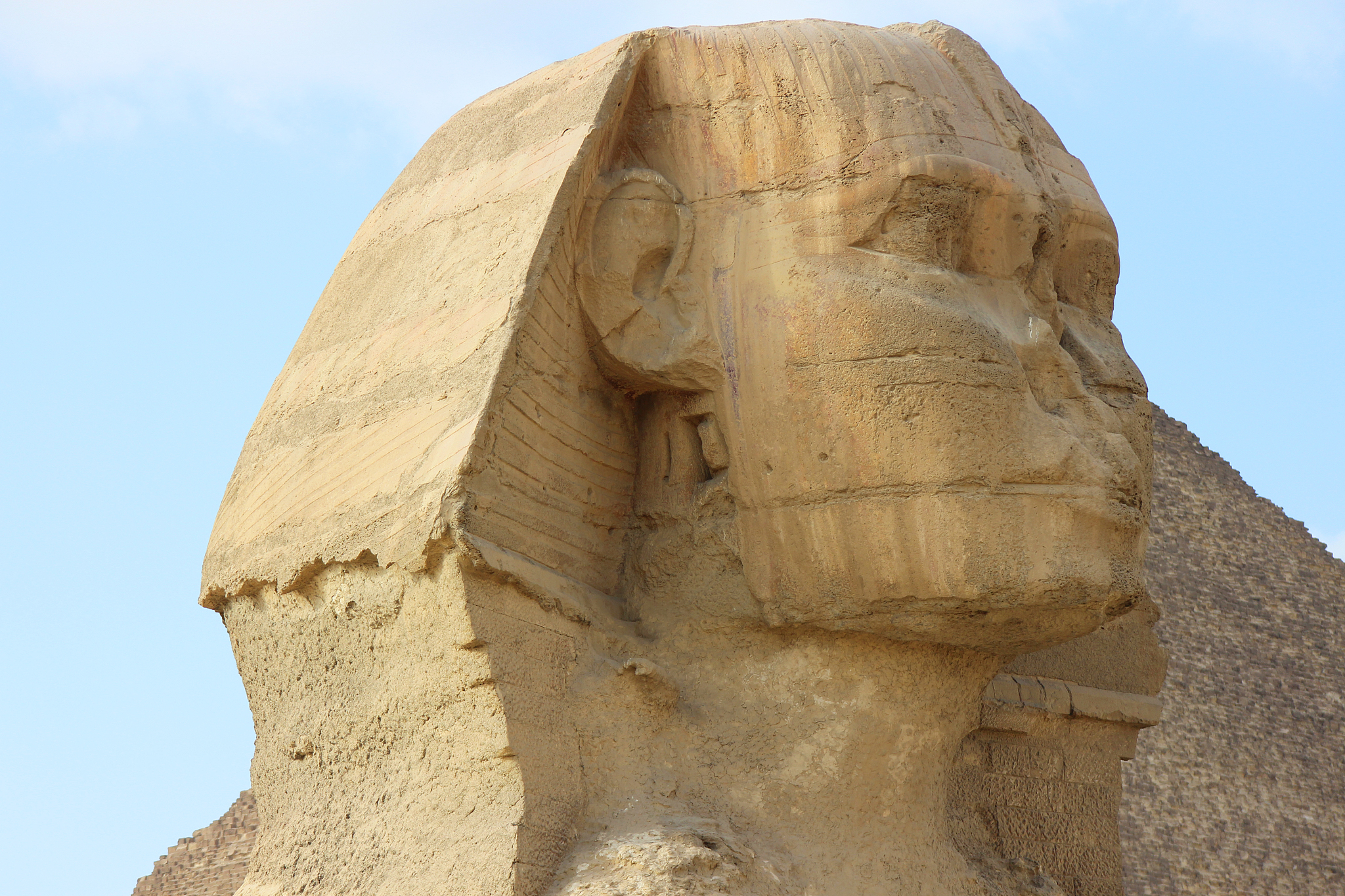 以埃及文化的神秘面纱：古老文明的遗产与现代挑战为题写一篇1200字文章