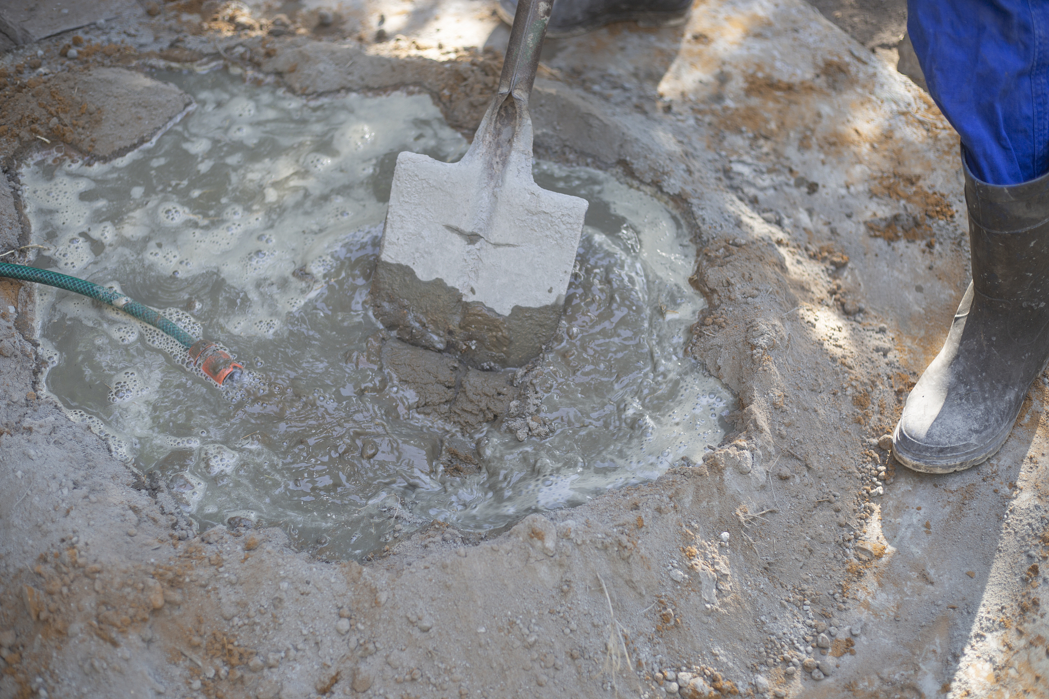 振动对水泥浆料流变性质的影响及剪切振动等效理论