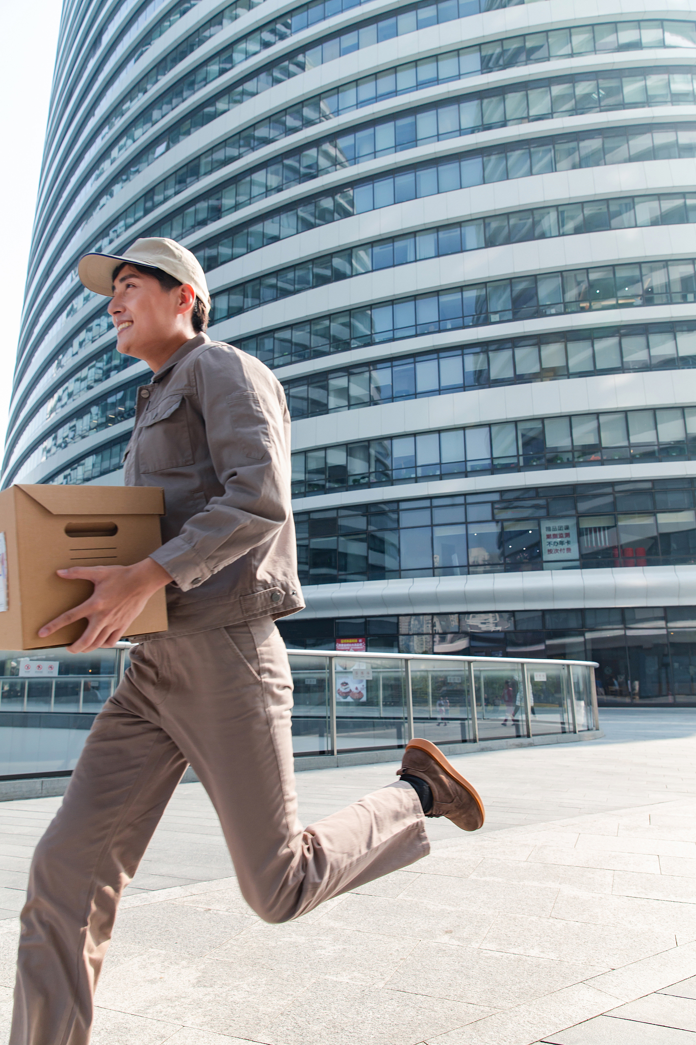 成都市工业职业技术学校物流服务与管理专业学什么？