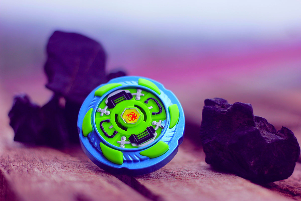 纳米悠悠球：微型奇迹，高速旋转的玩具与科技