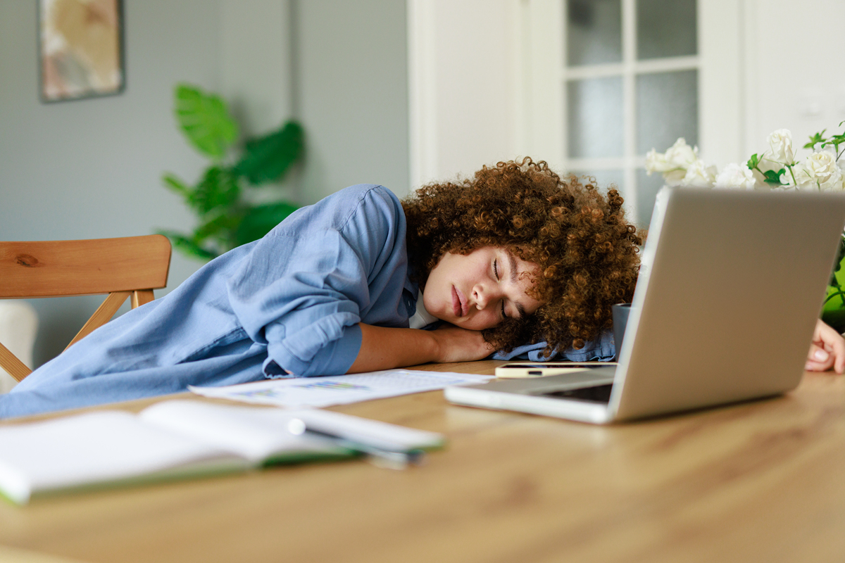 上课打瞌睡？5大原因分析，助你精神抖擻！