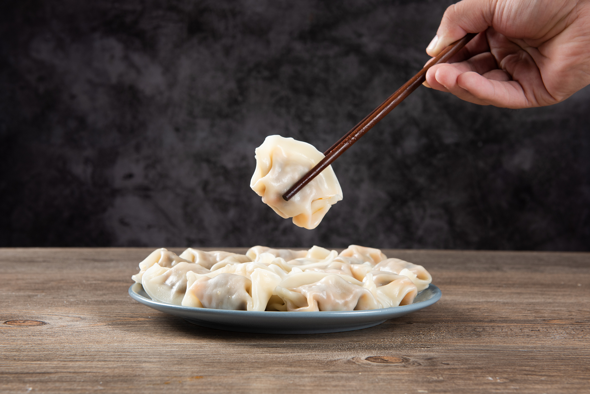 冰宇食品水饺：美味传统，多种口味，营养丰富