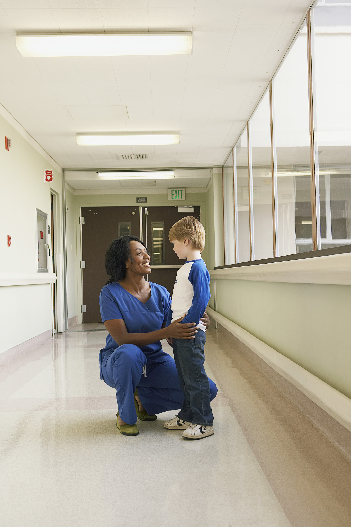 重庆护理学校毕业生就业方向：医院、学校、社区、企事业单位、医疗器械公司、保险公司、自主创业