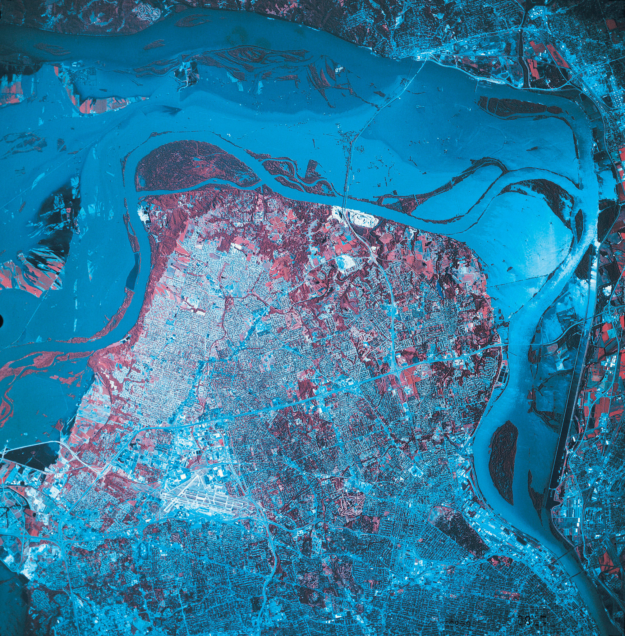 现在的研究方向是什么？本研究方向对水色遥感的要求支撑。本人在相关方面知识的欠缺