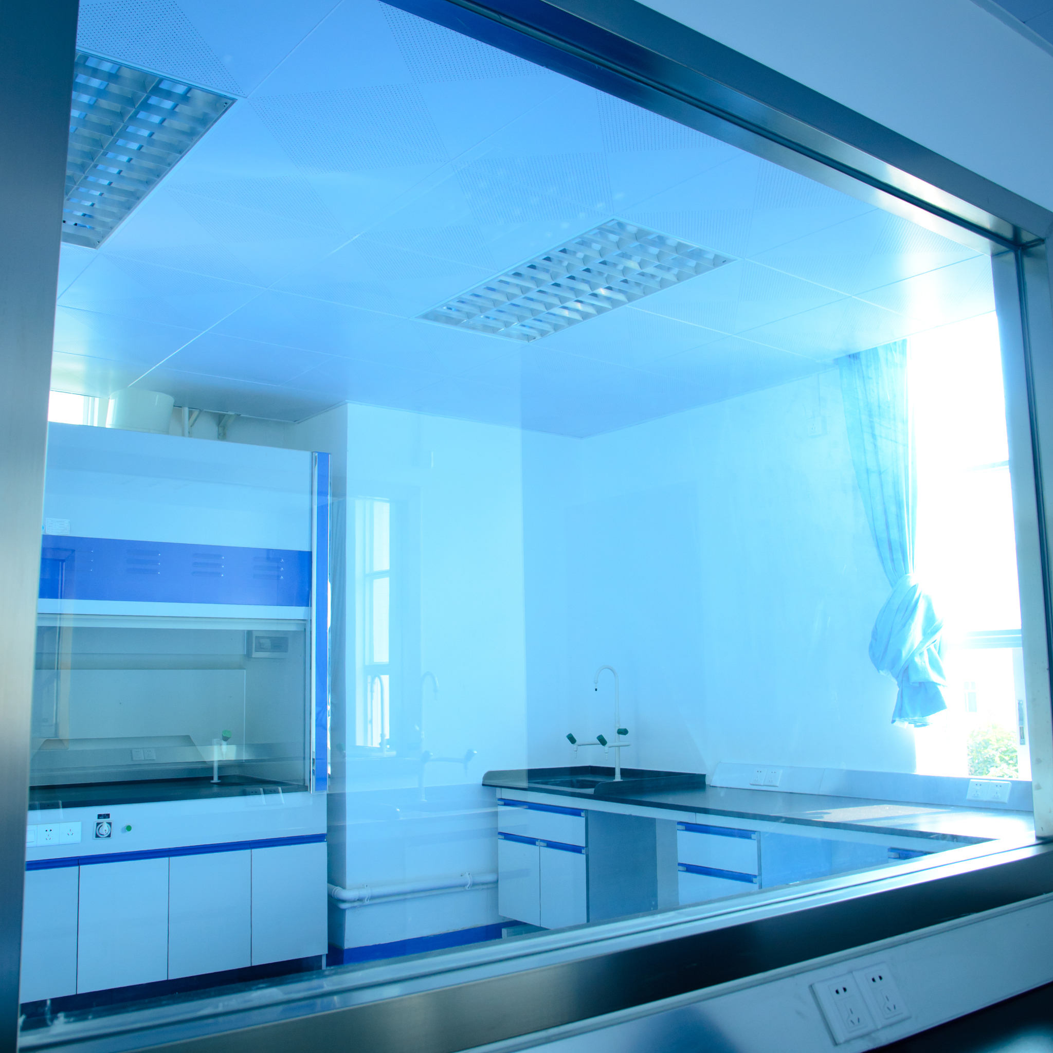 实验室墙壁一般用什么材料装修